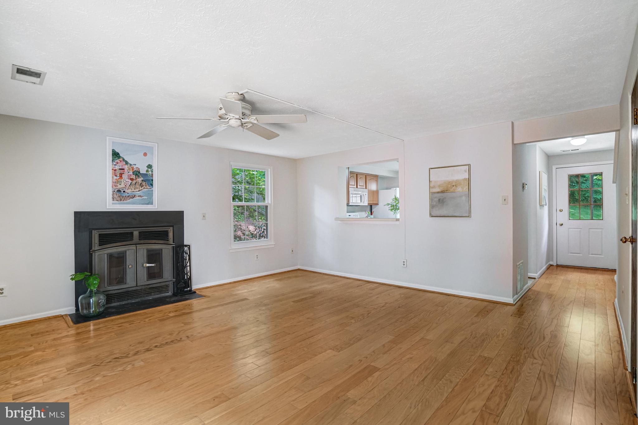 9147 EVERETT COURT