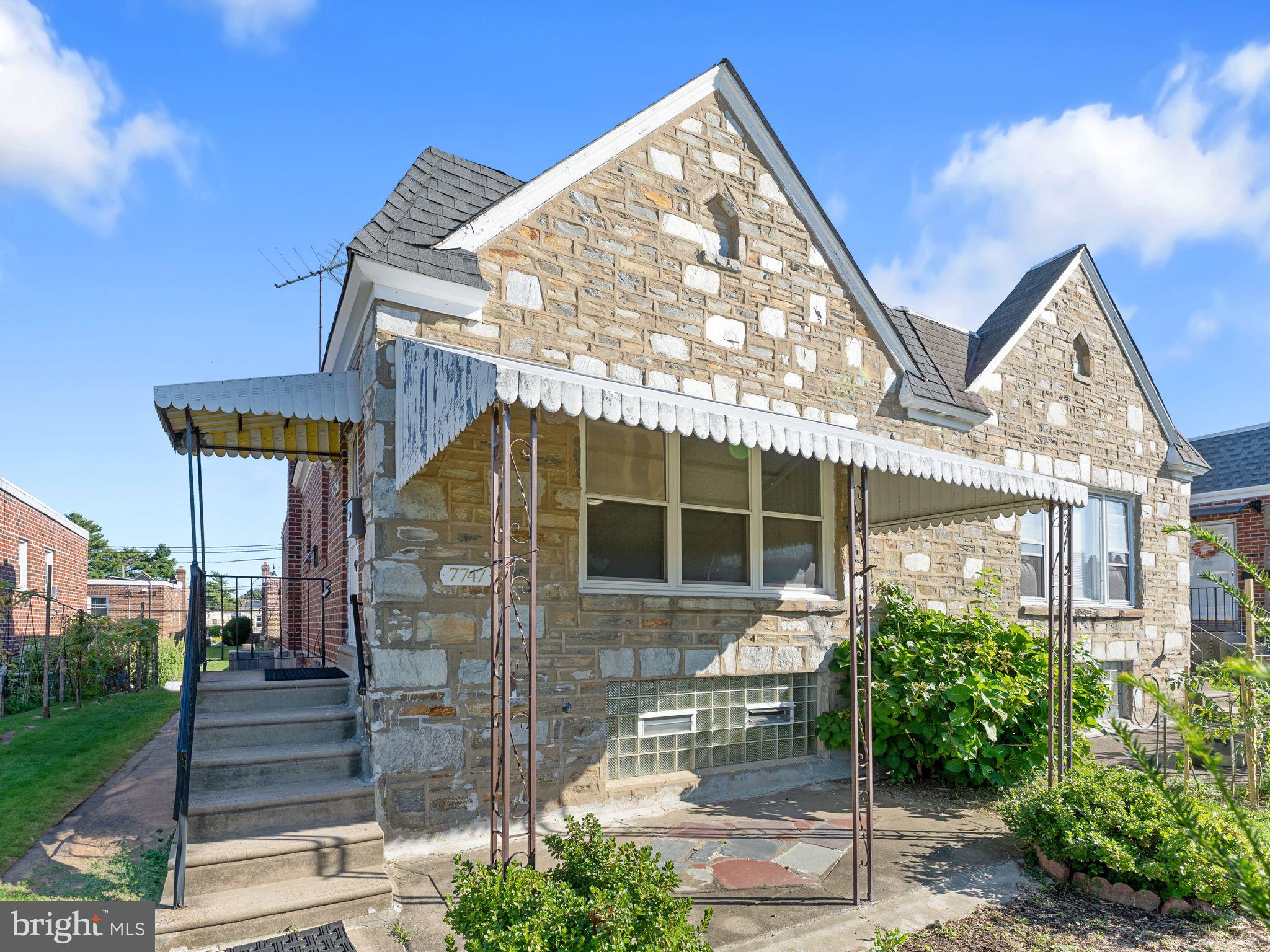 7747 RICHARD STREET