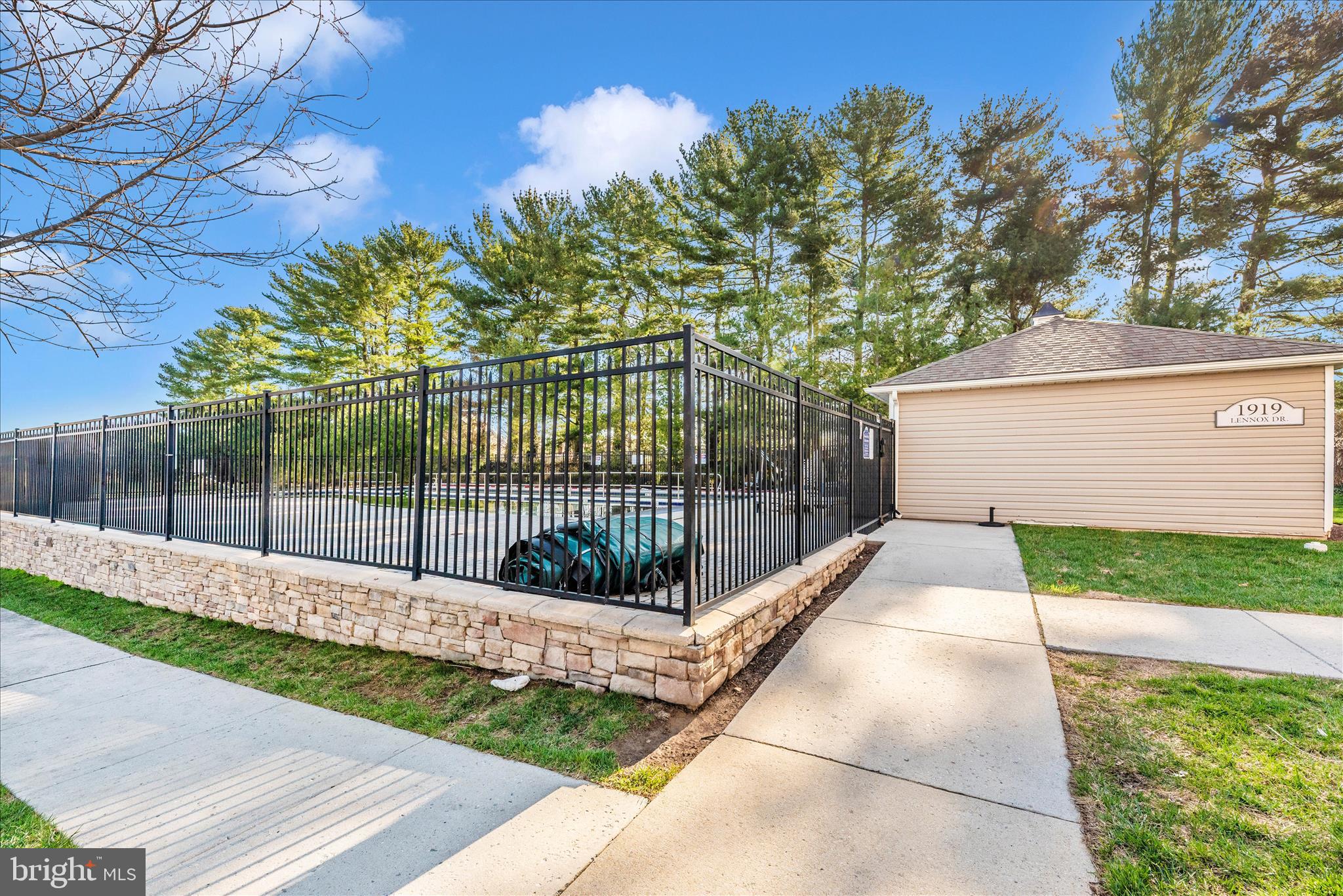 RESERVOIR RIDGE - Residential