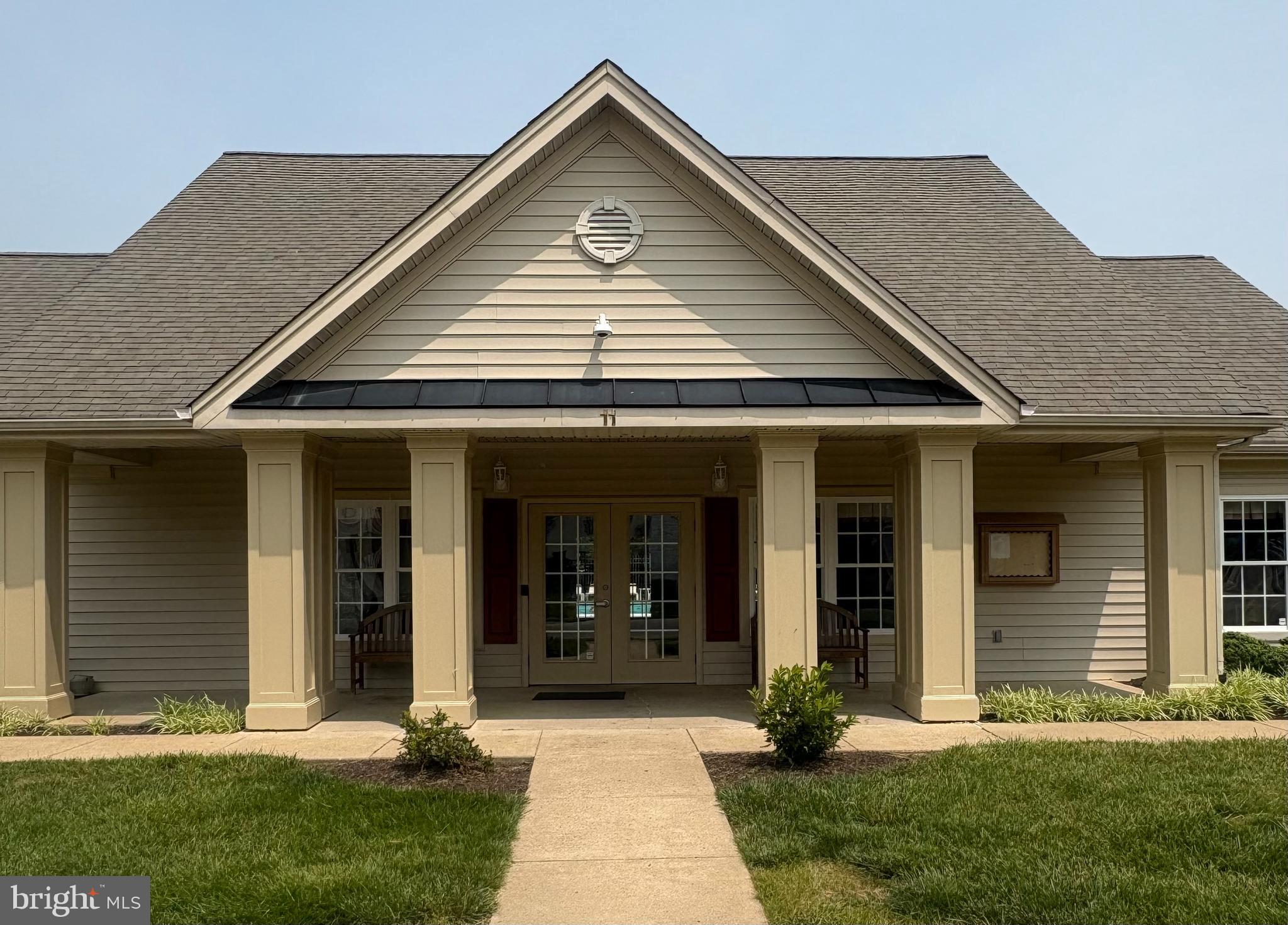10 EVERGLADES LANE