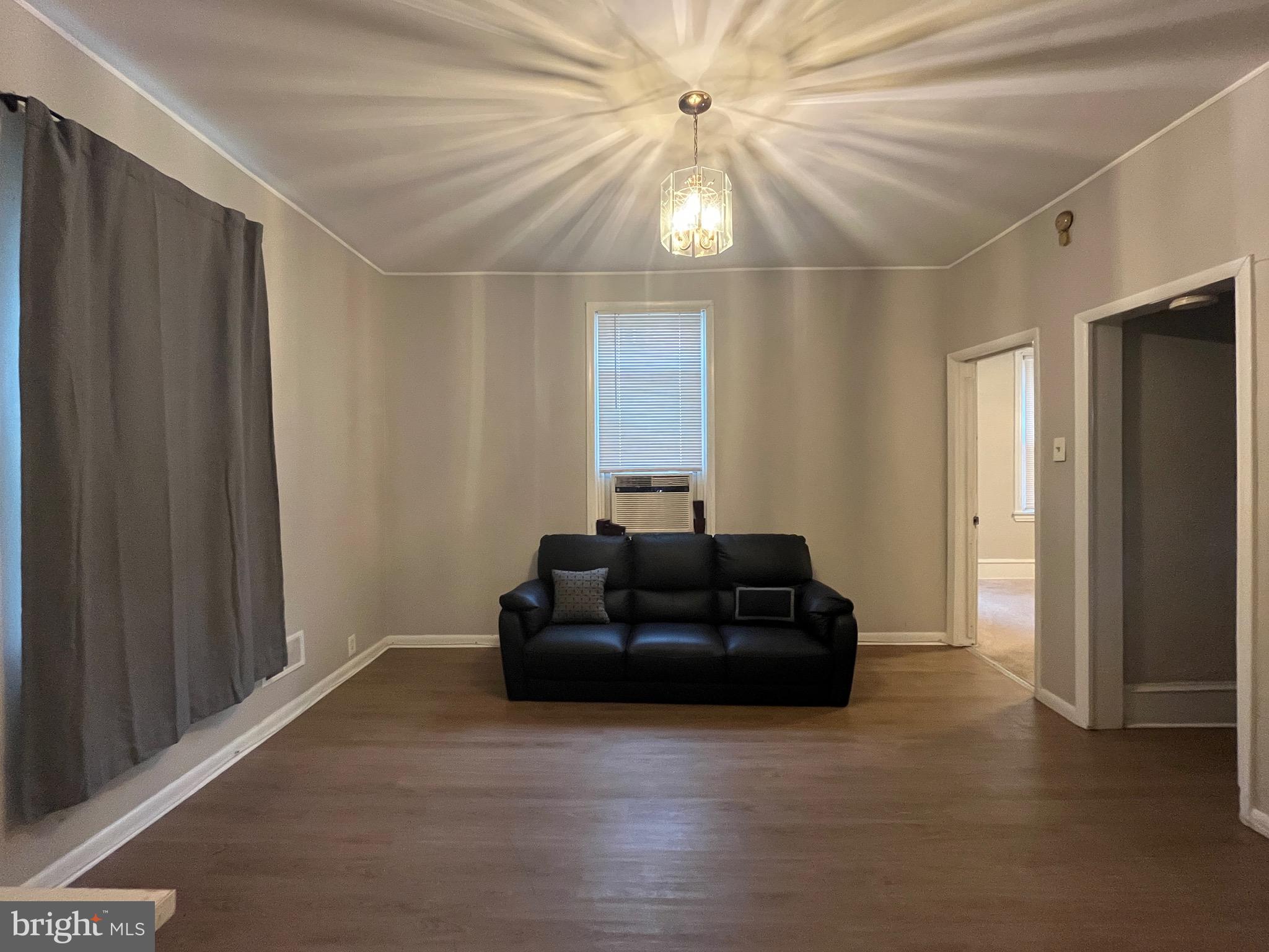 LAWNDALE - Residential Lease