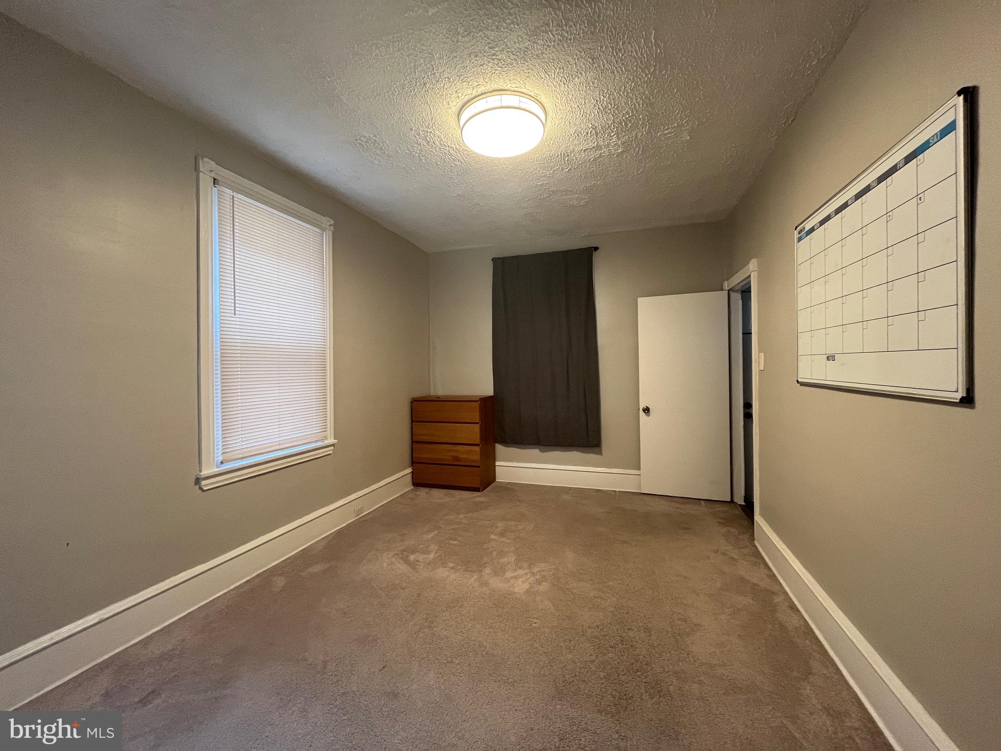 LAWNDALE - Residential Lease