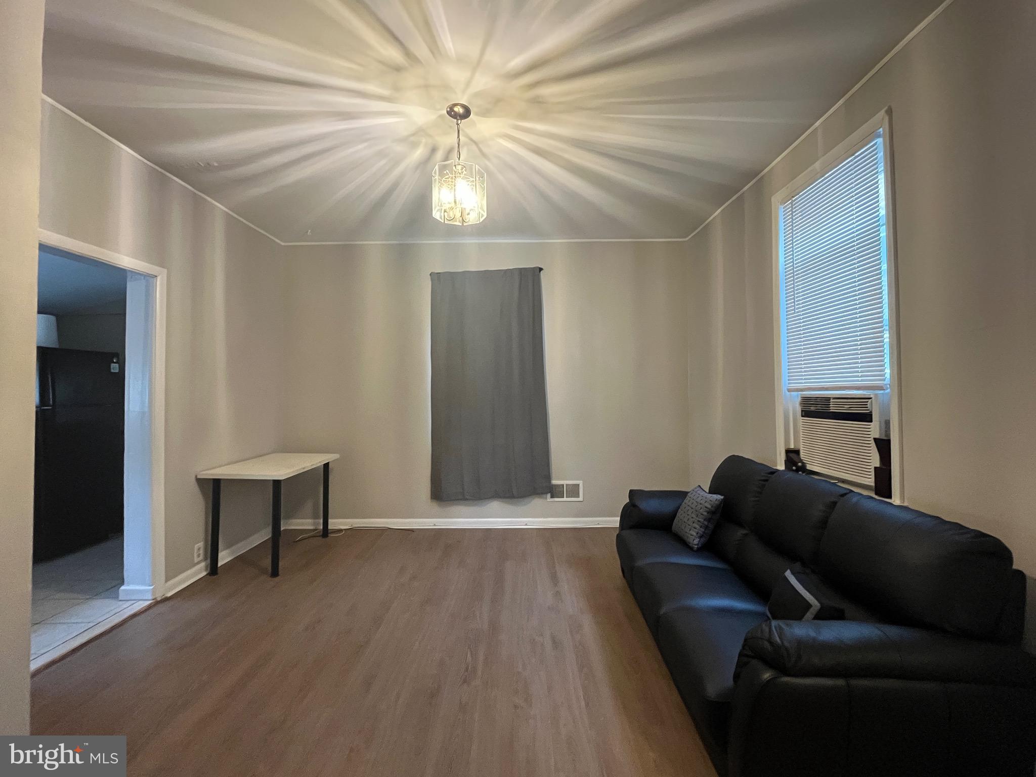 LAWNDALE - Residential Lease