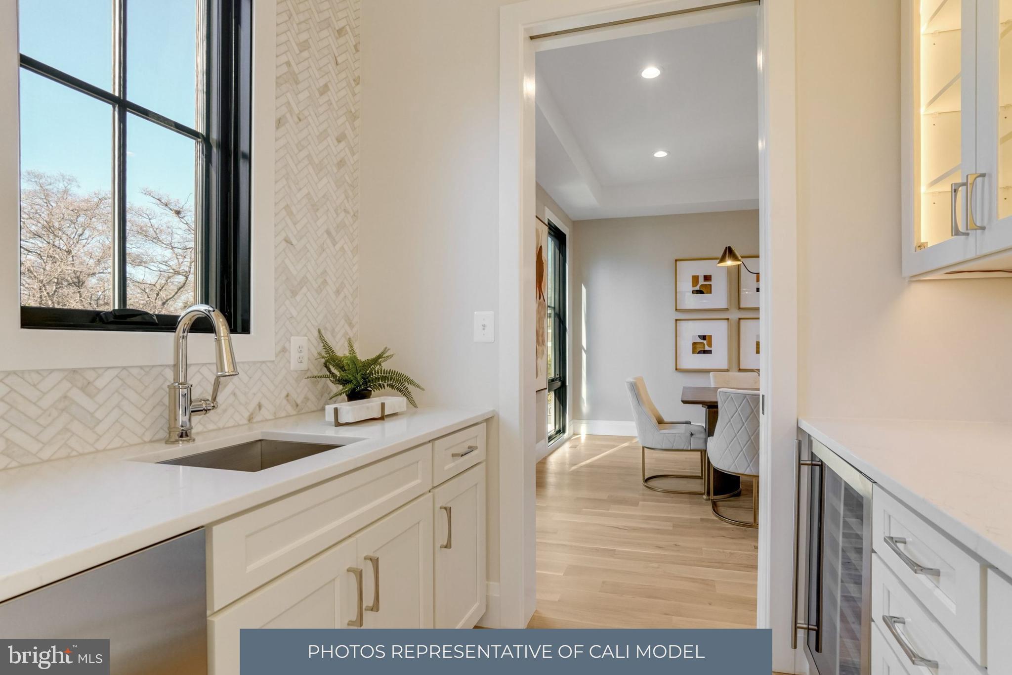 COUNTRY CLUB HILLS - Residential