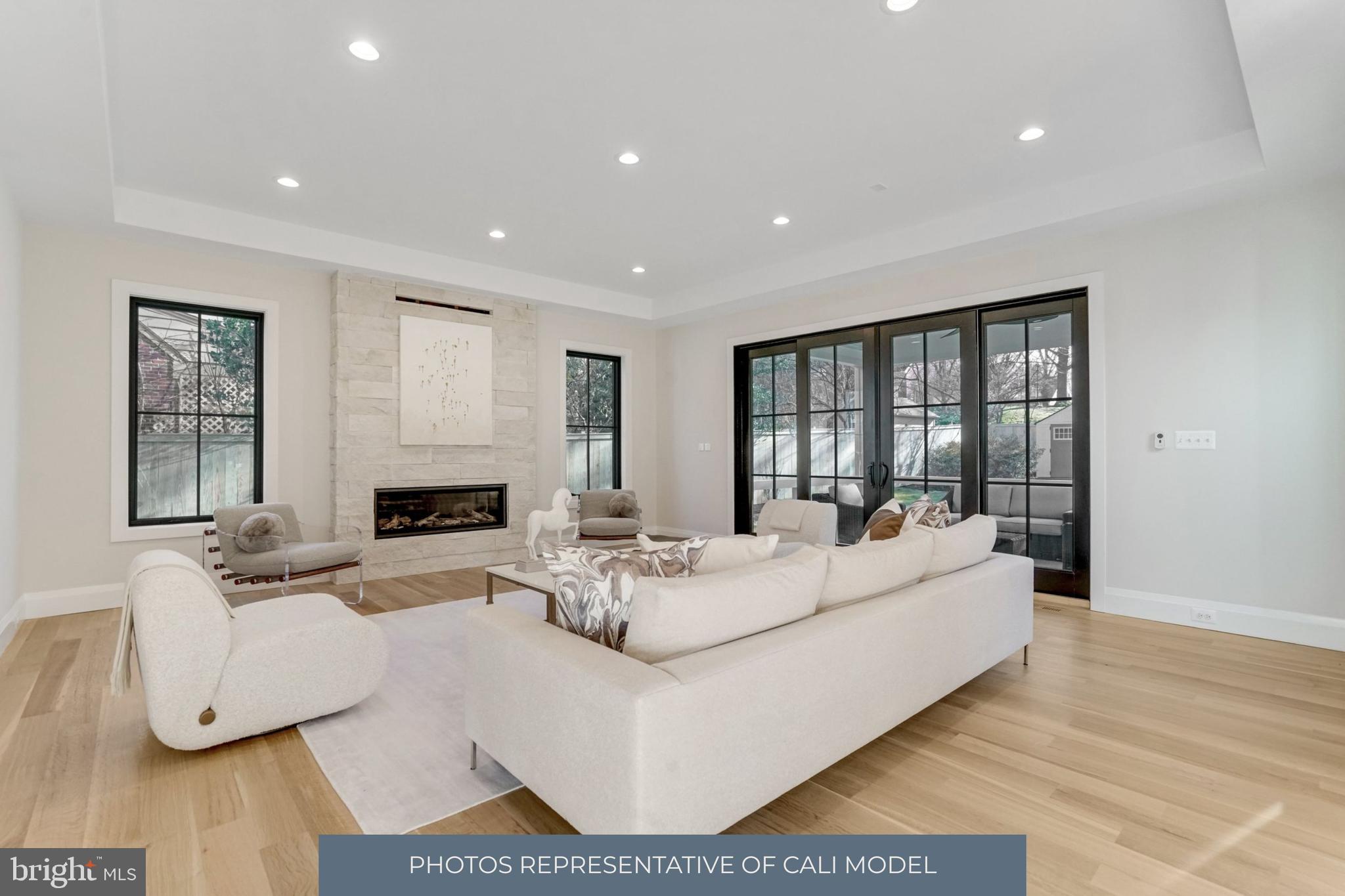 COUNTRY CLUB HILLS - Residential