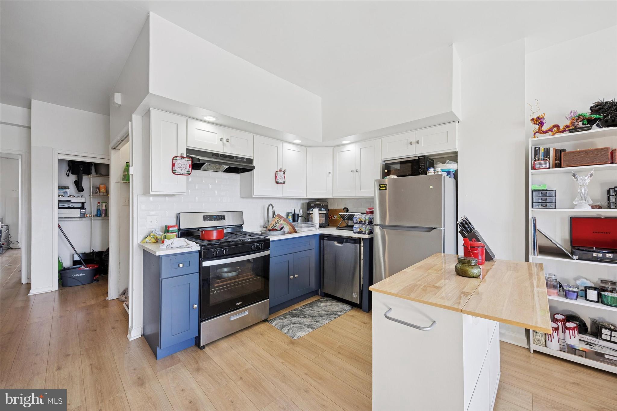 PORT RICHMOND - Residential Income