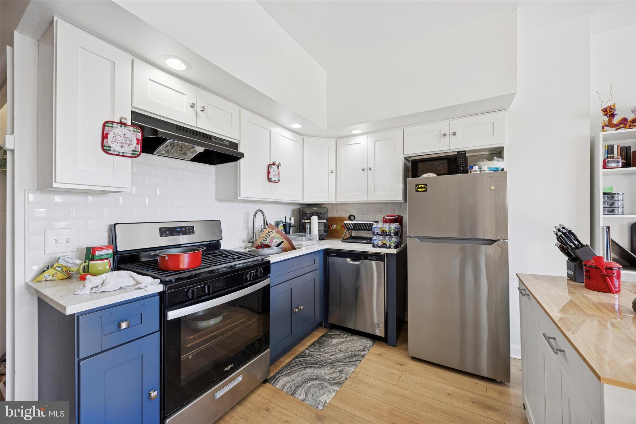 PORT RICHMOND - Residential Income