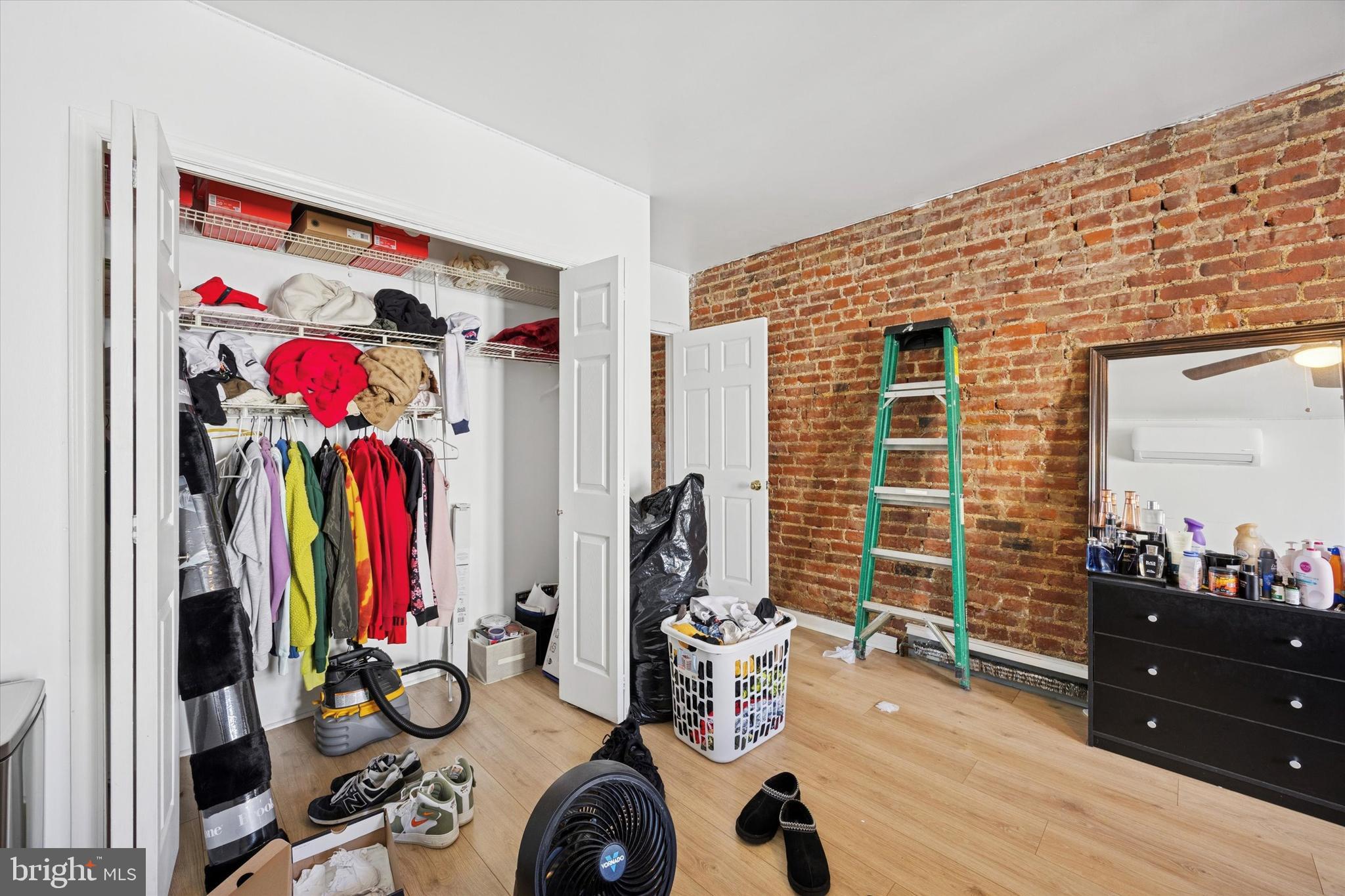 PORT RICHMOND - Residential Income