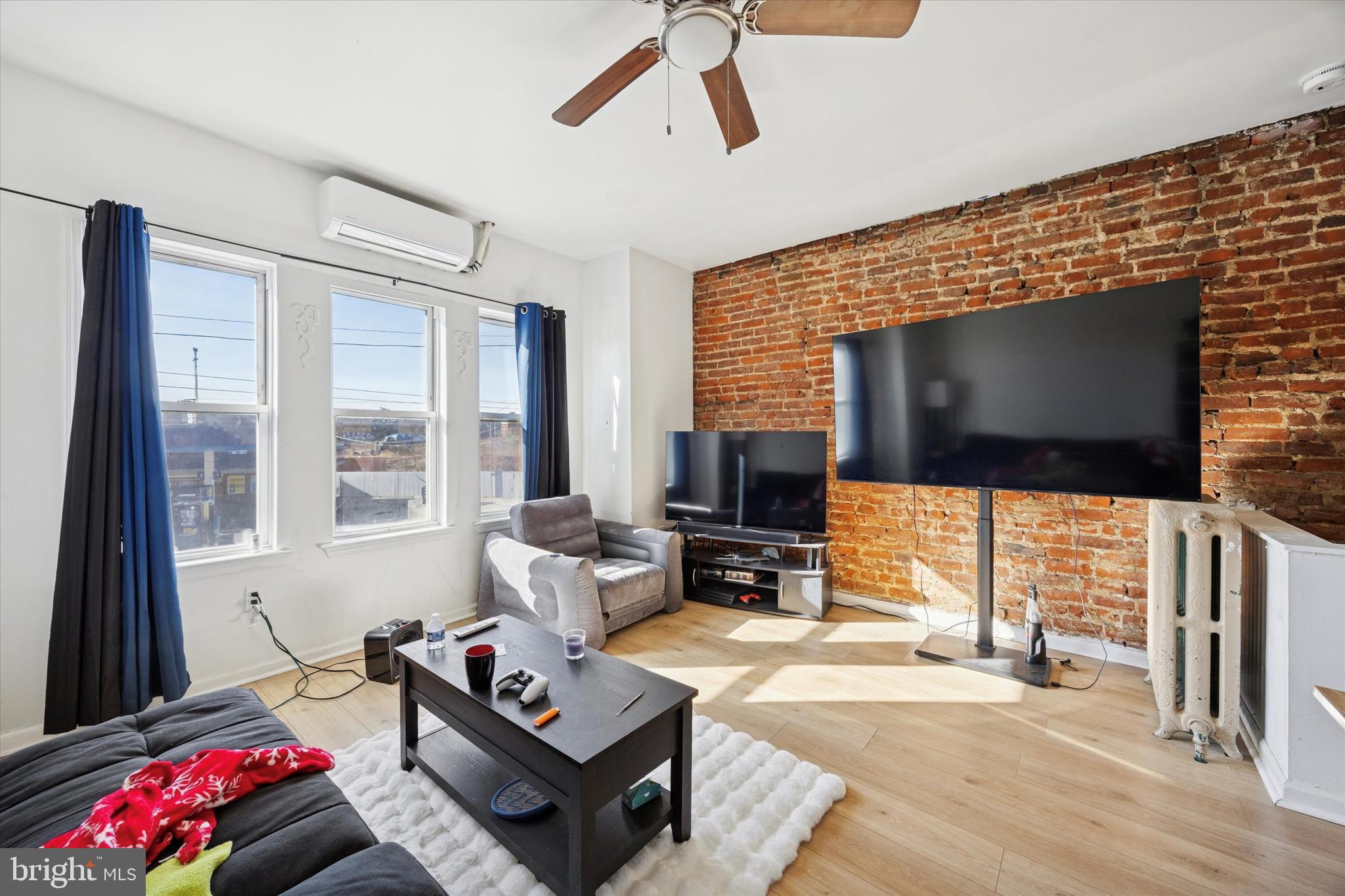 PORT RICHMOND - Residential Income