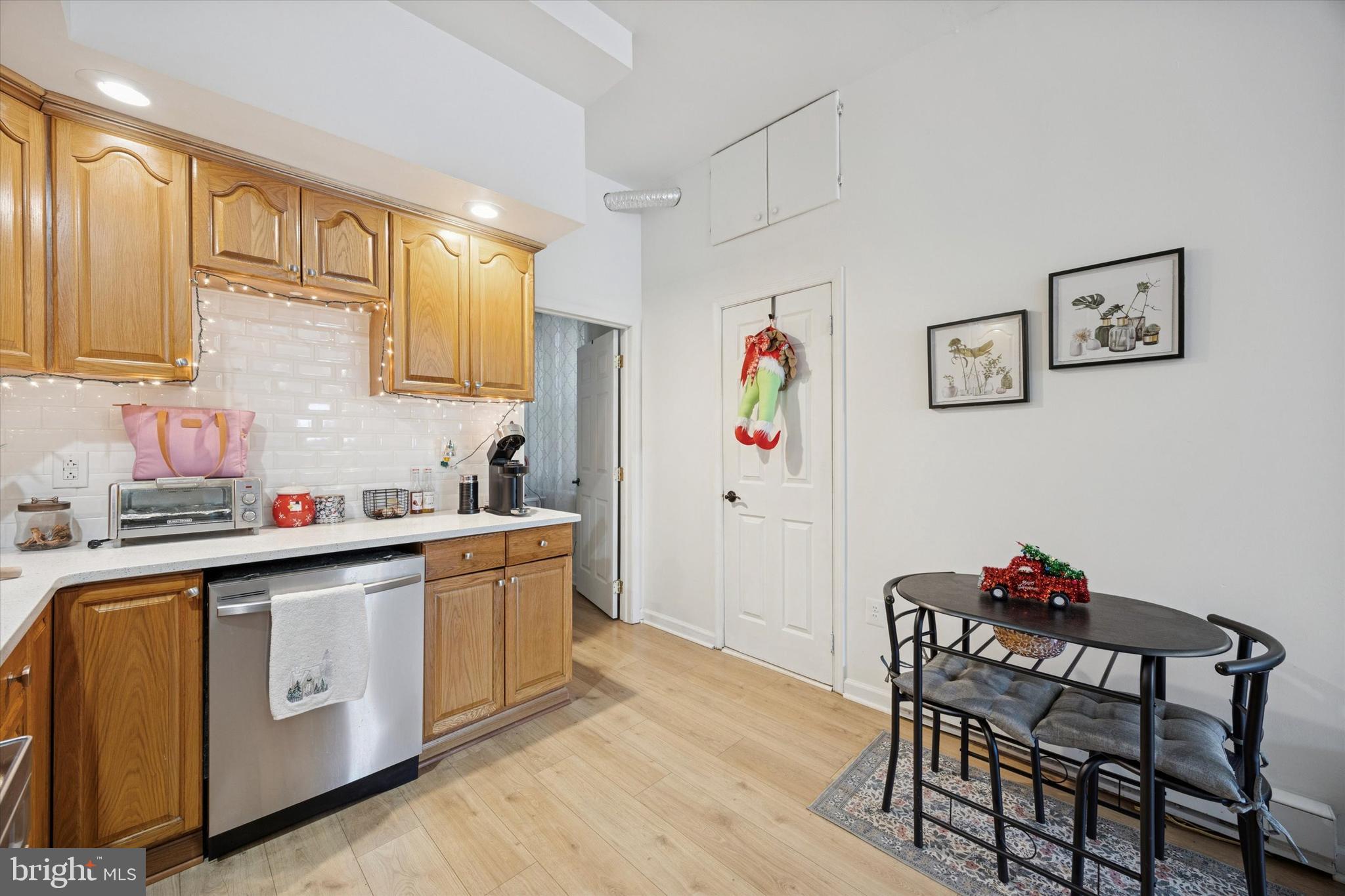 PORT RICHMOND - Residential Income