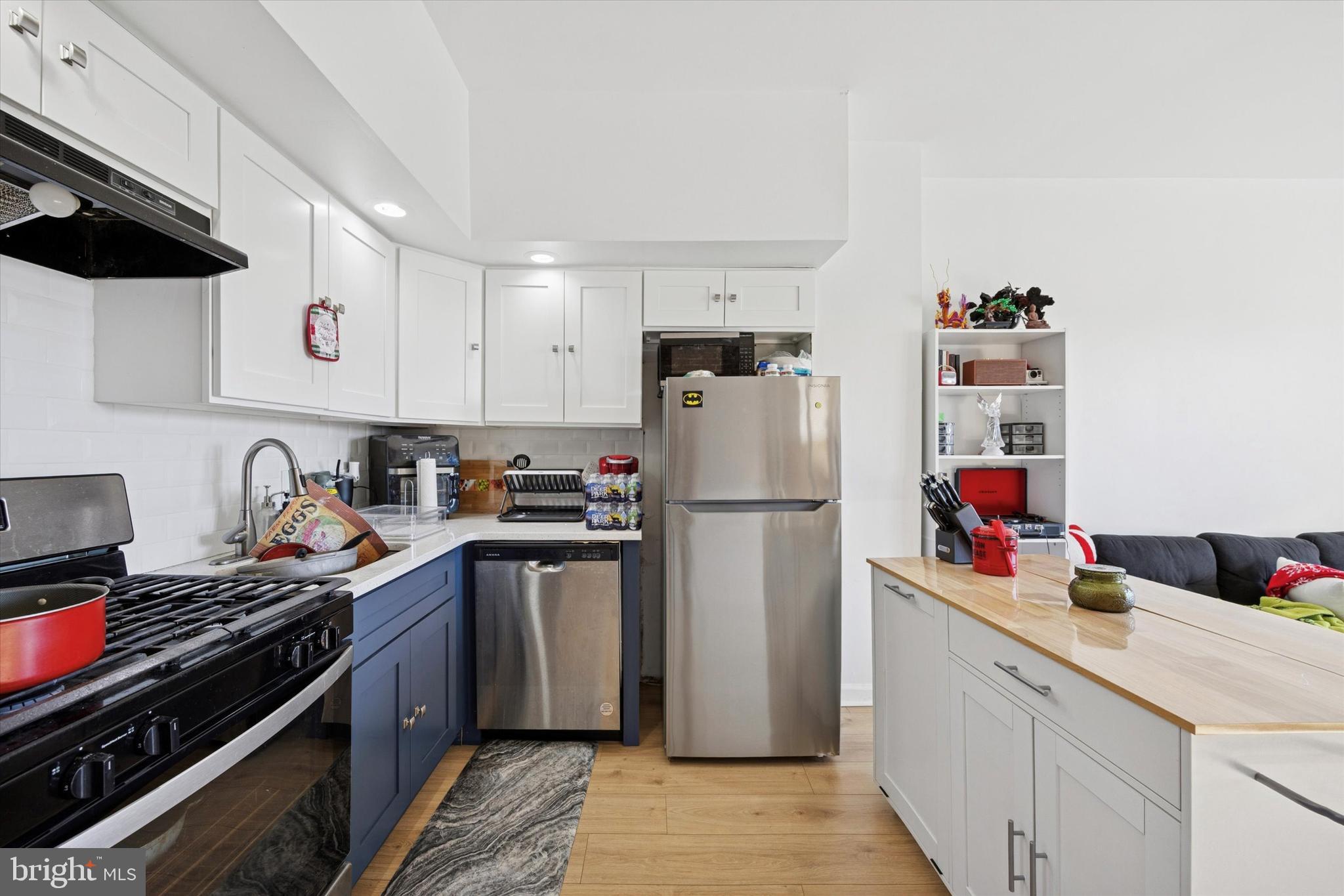 PORT RICHMOND - Residential Income