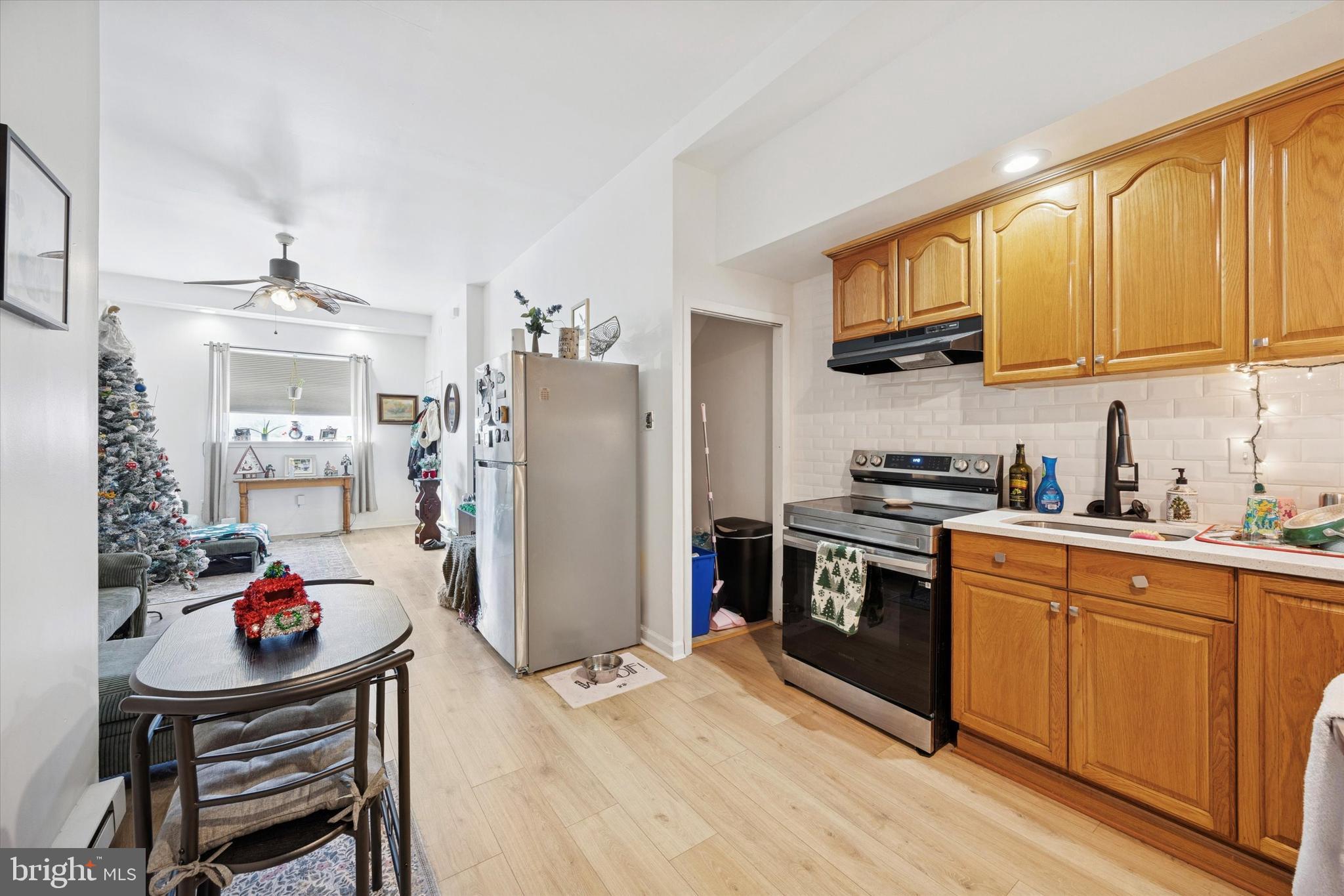 PORT RICHMOND - Residential Income