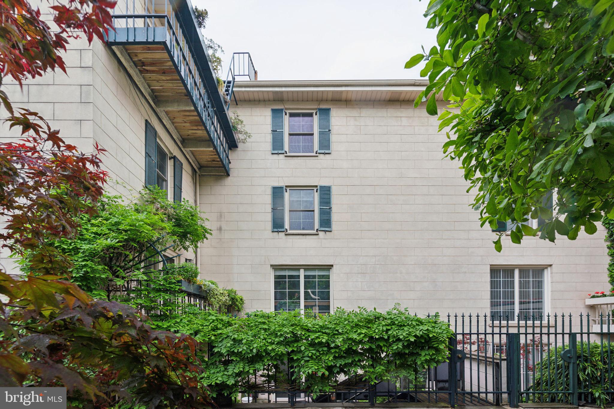 WASHINGTON SQ WEST - Residential