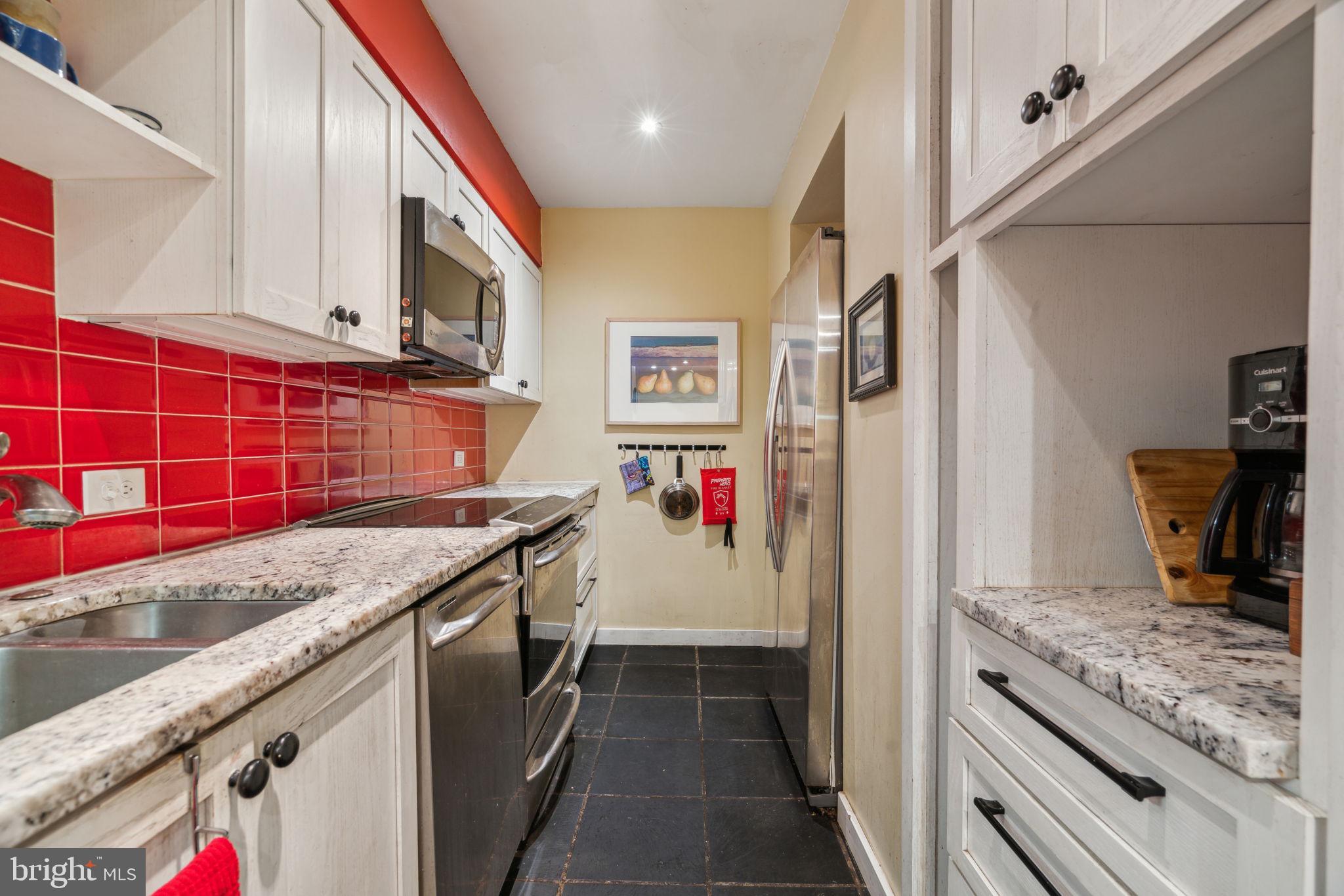 WASHINGTON SQ WEST - Residential