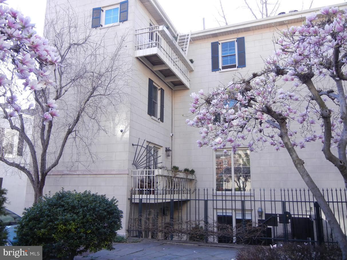 WASHINGTON SQ WEST - Residential