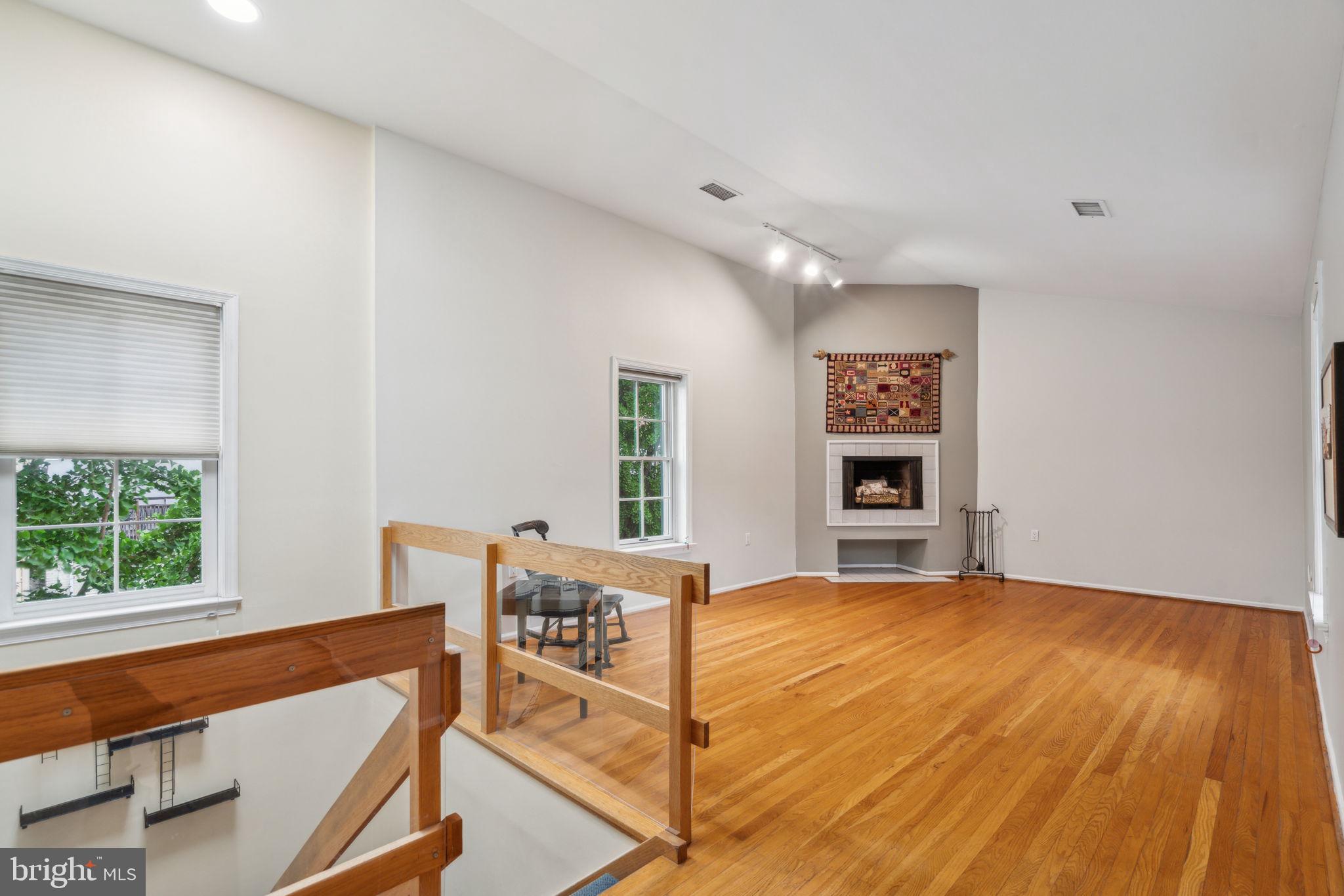 WASHINGTON SQ WEST - Residential