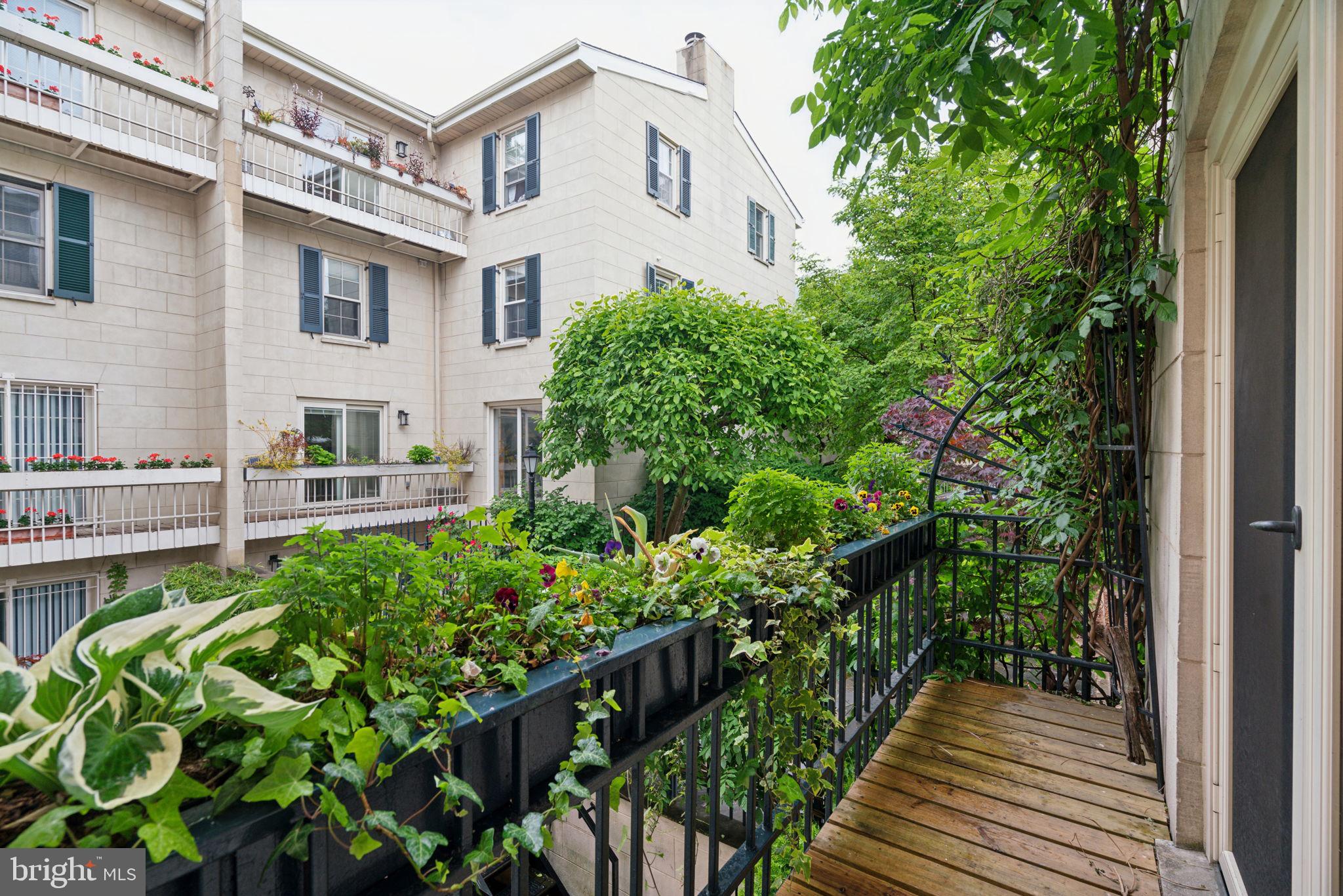 WASHINGTON SQ WEST - Residential