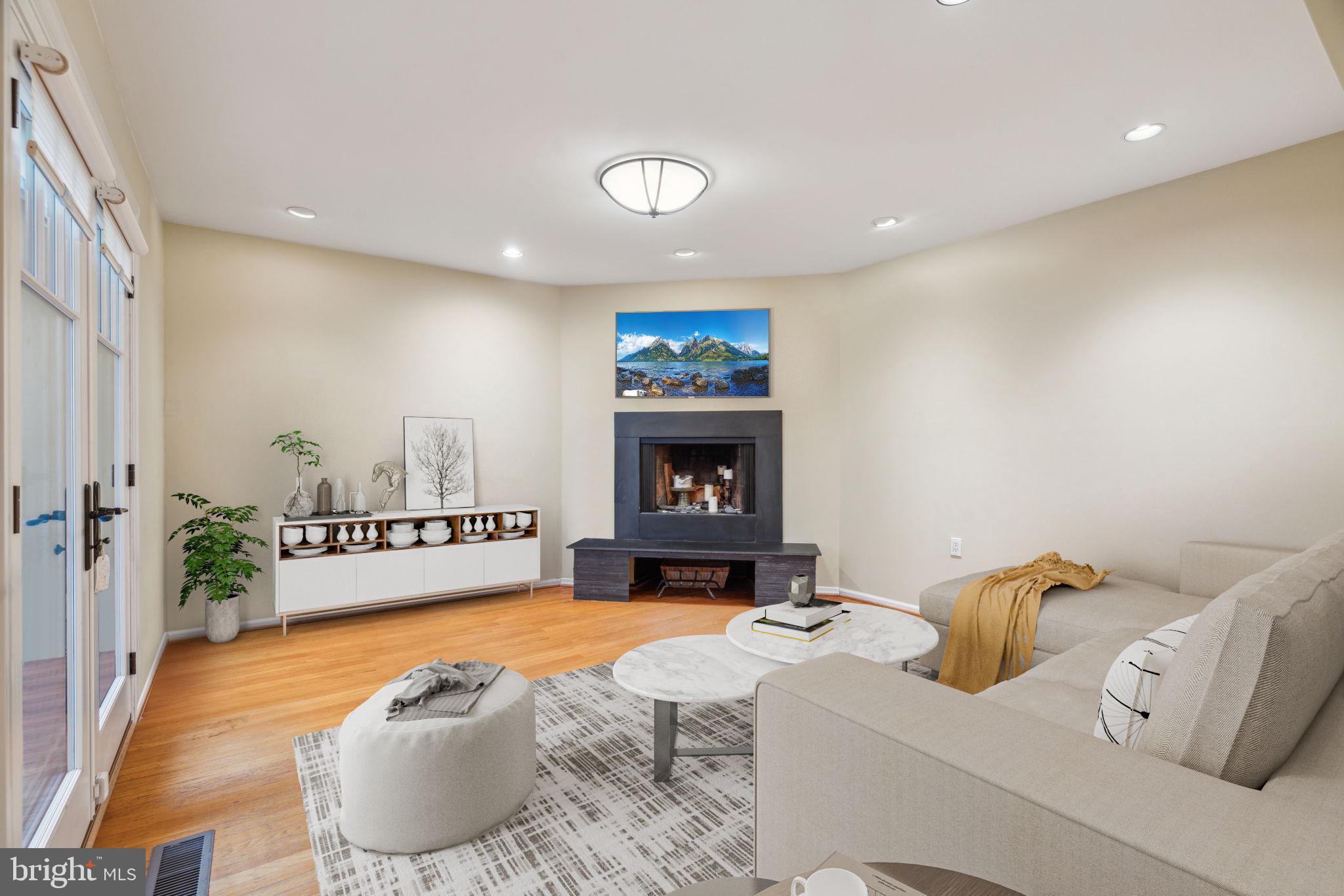 WASHINGTON SQ WEST - Residential