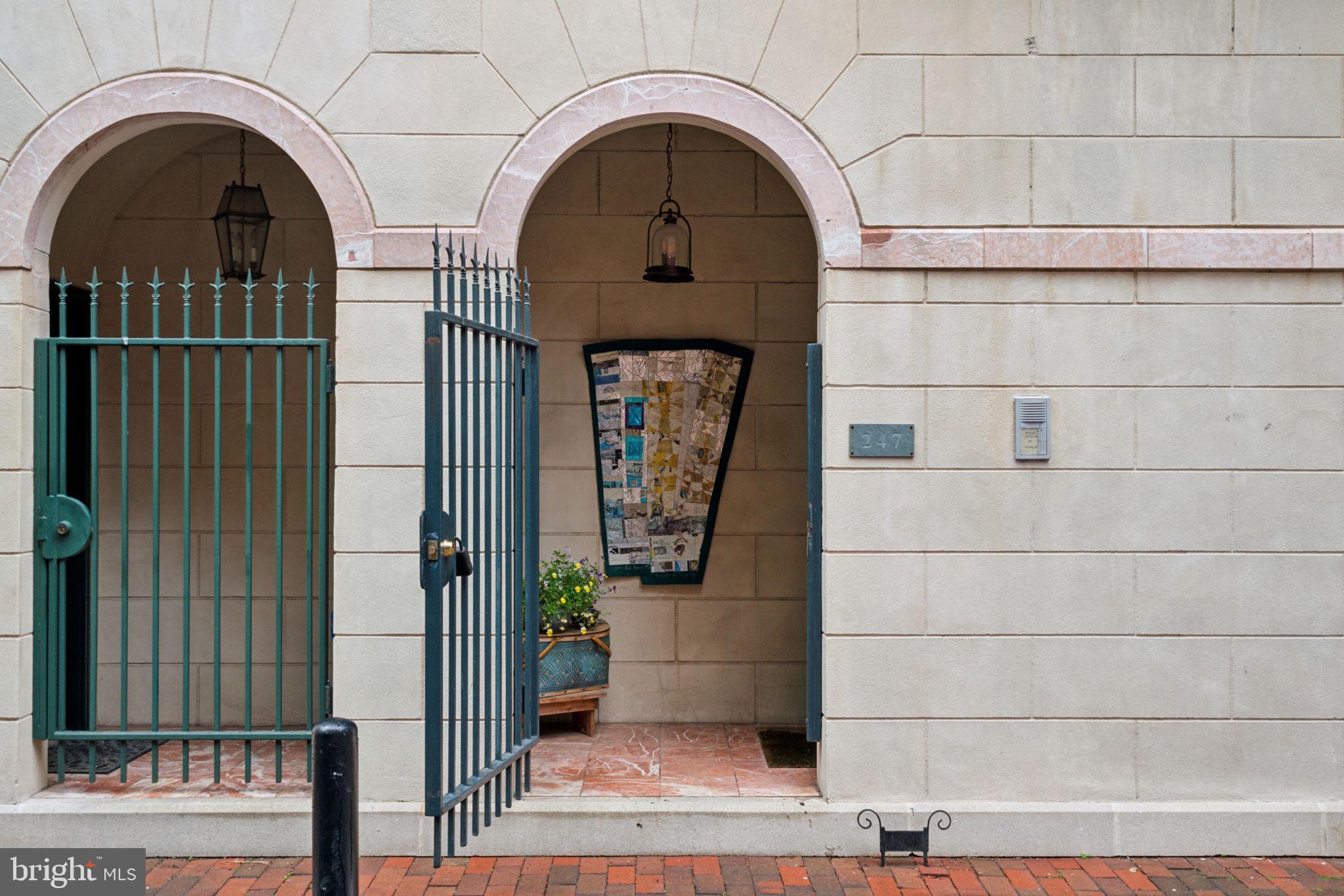 WASHINGTON SQ WEST - Residential
