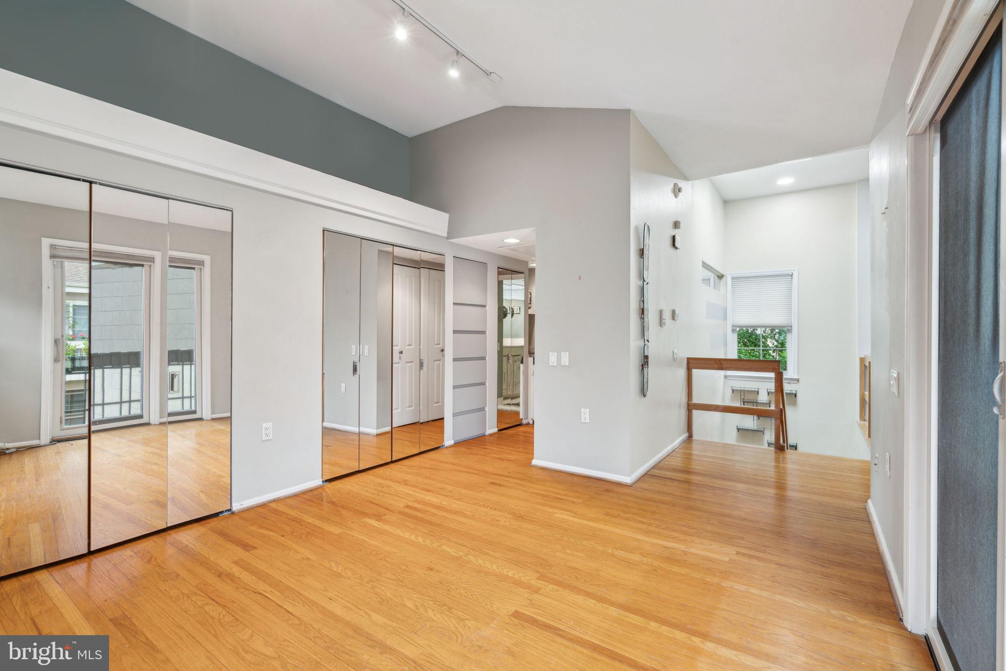 WASHINGTON SQ WEST - Residential