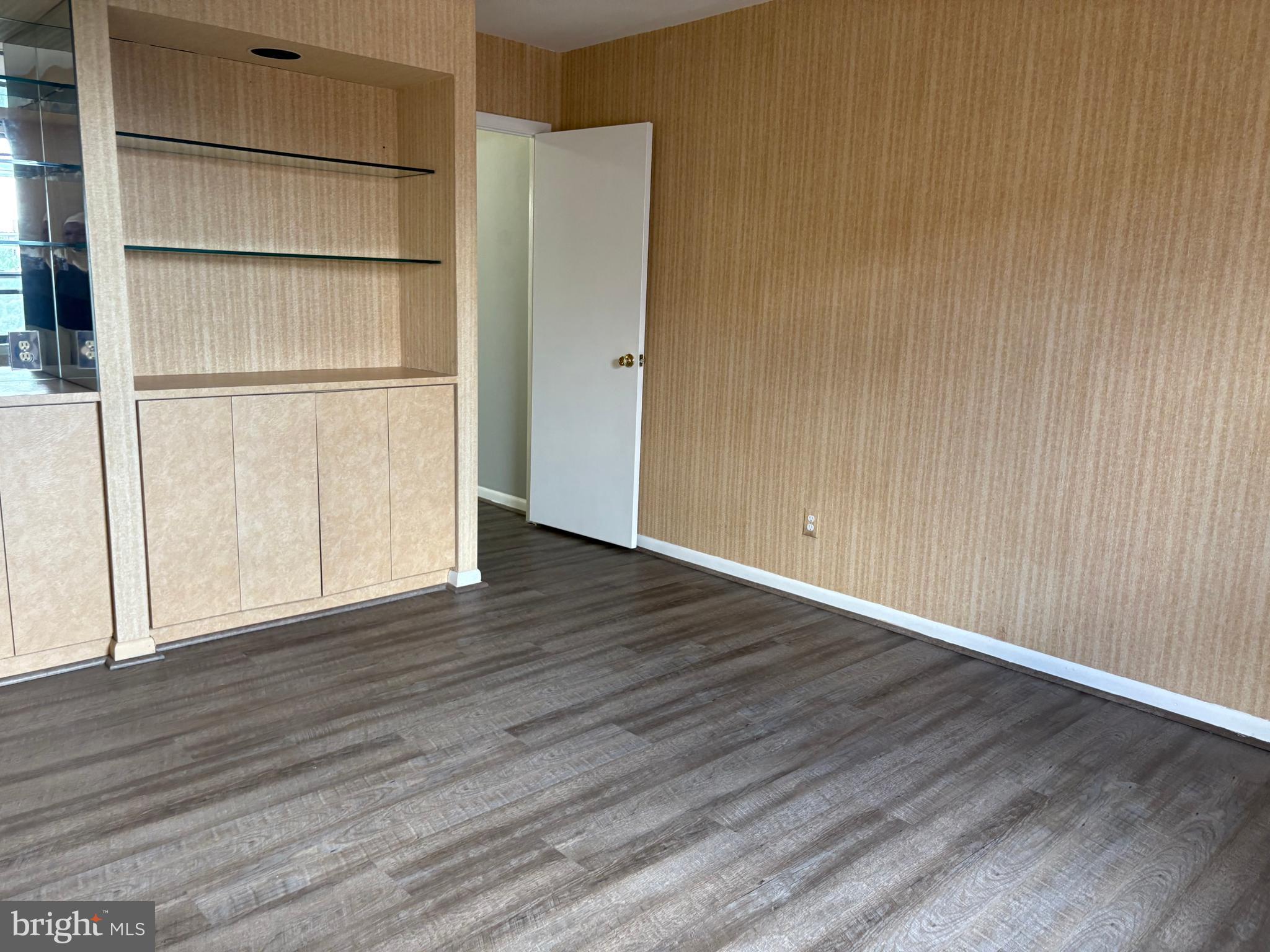 THE ELMONT - Residential Lease