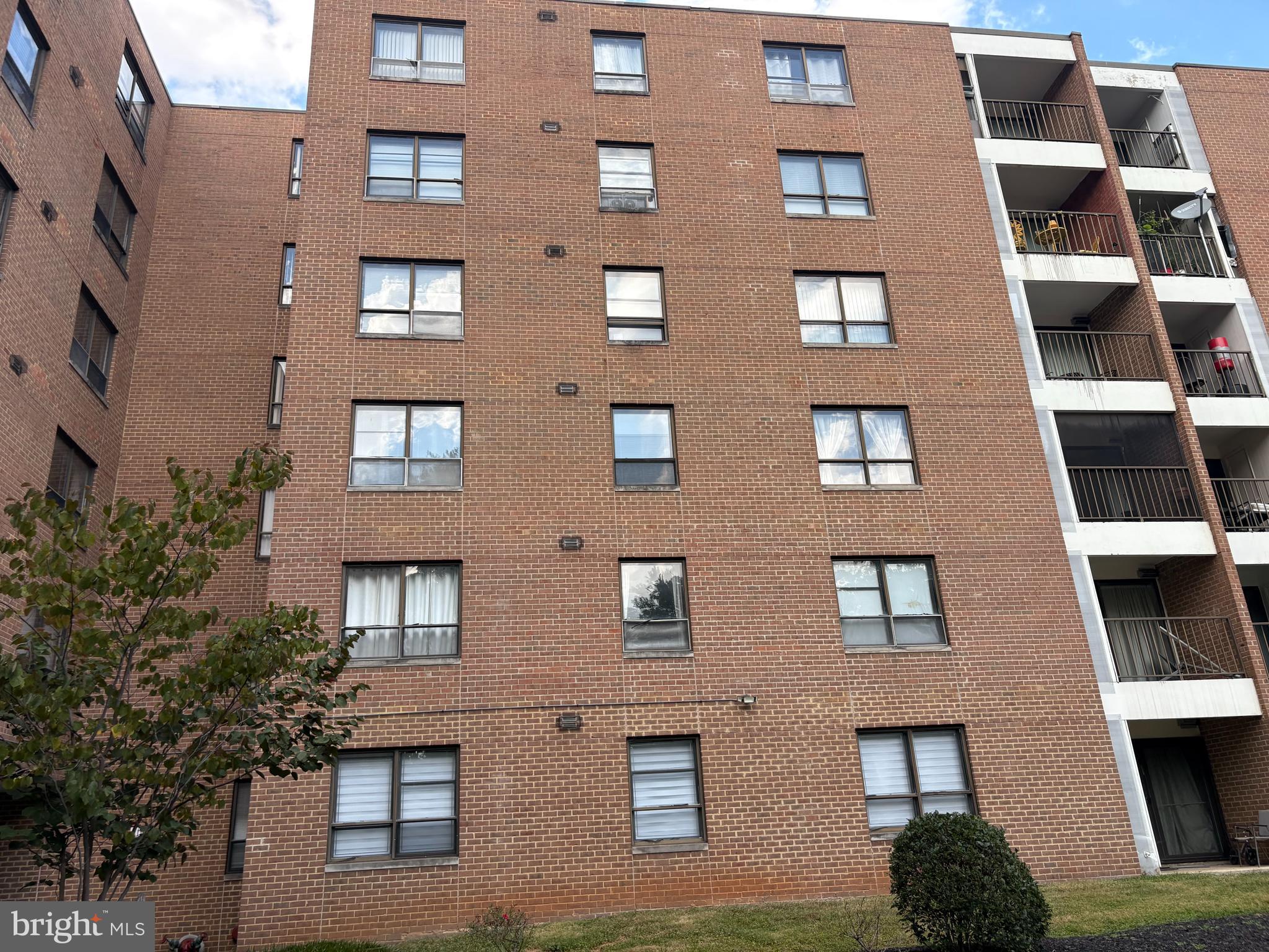 THE ELMONT - Residential Lease