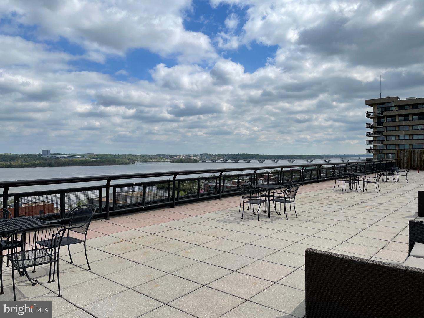 PORT ROYAL CONDOMINIUM - Residential Lease