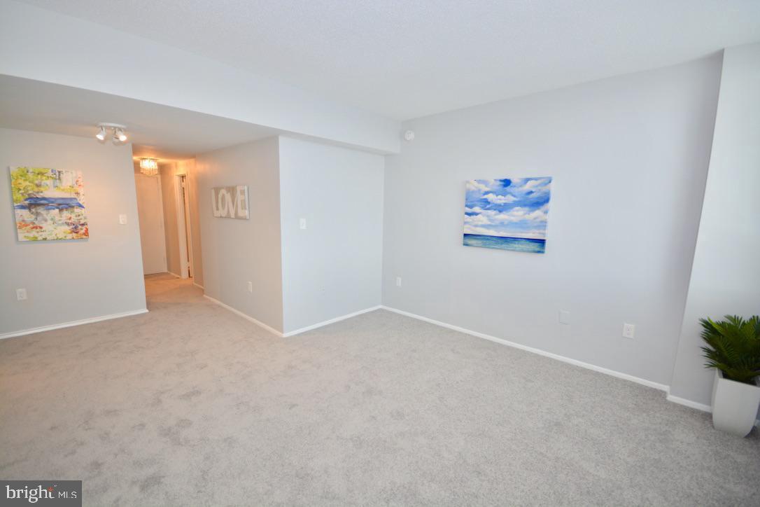 PORT ROYAL CONDOMINIUM - Residential Lease