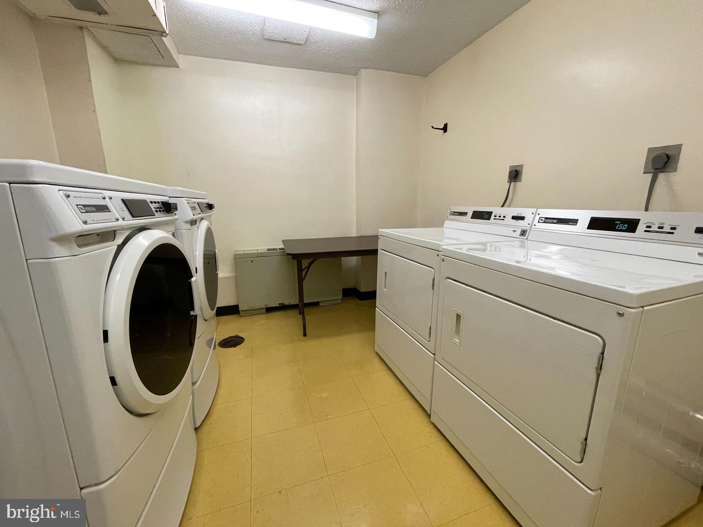 PORT ROYAL CONDOMINIUM - Residential Lease