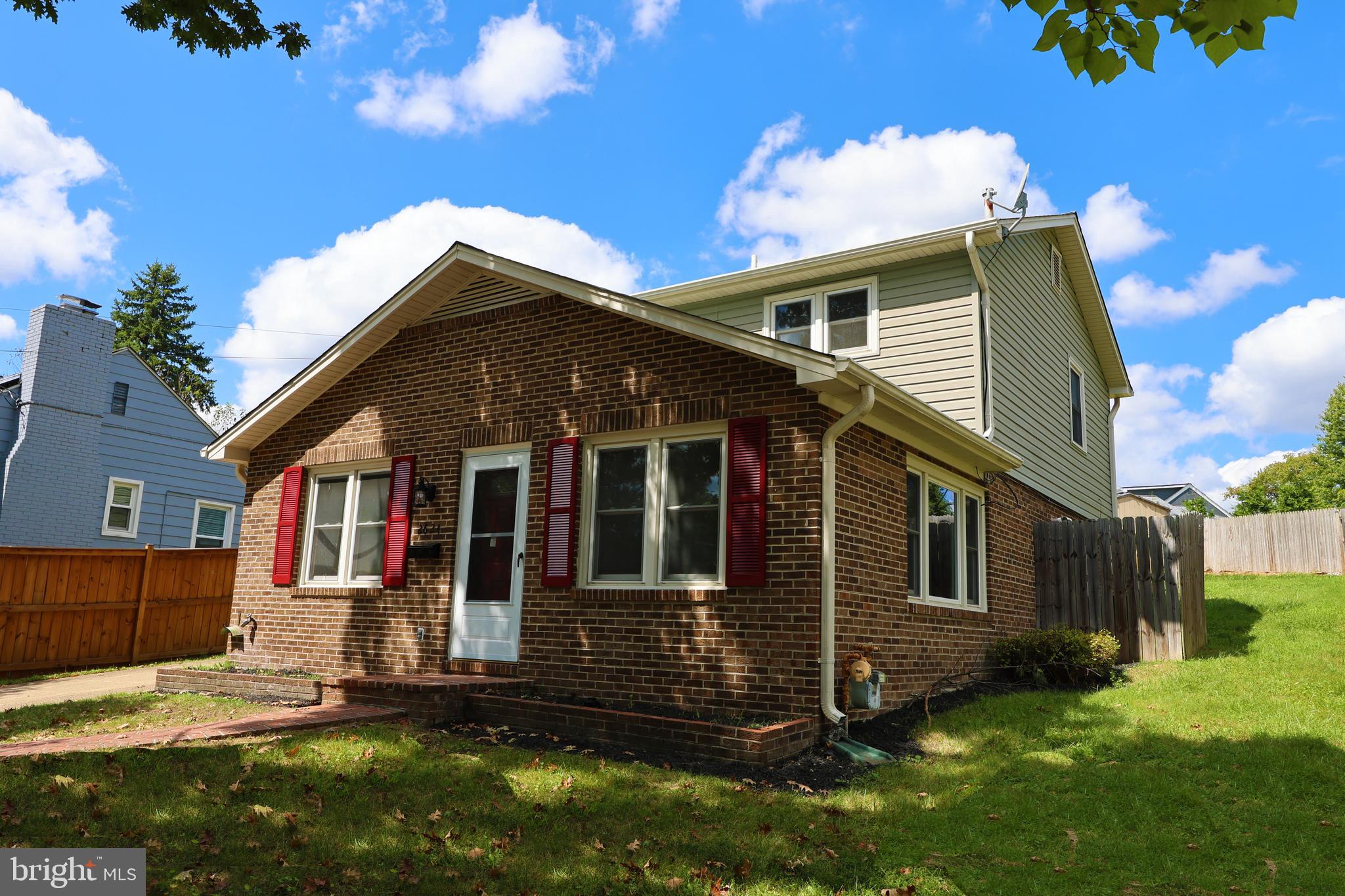 MEMORIAL HEIGHTS - Residential