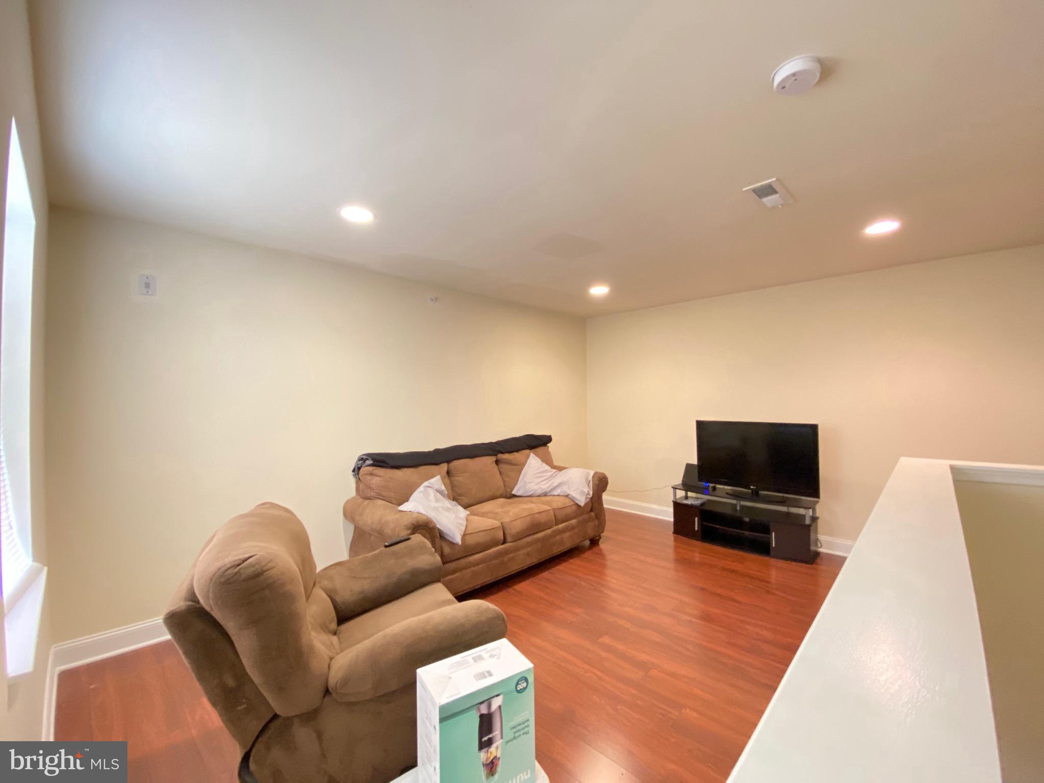 PHILADELPHIA (NORTHWEST) - Residential Lease