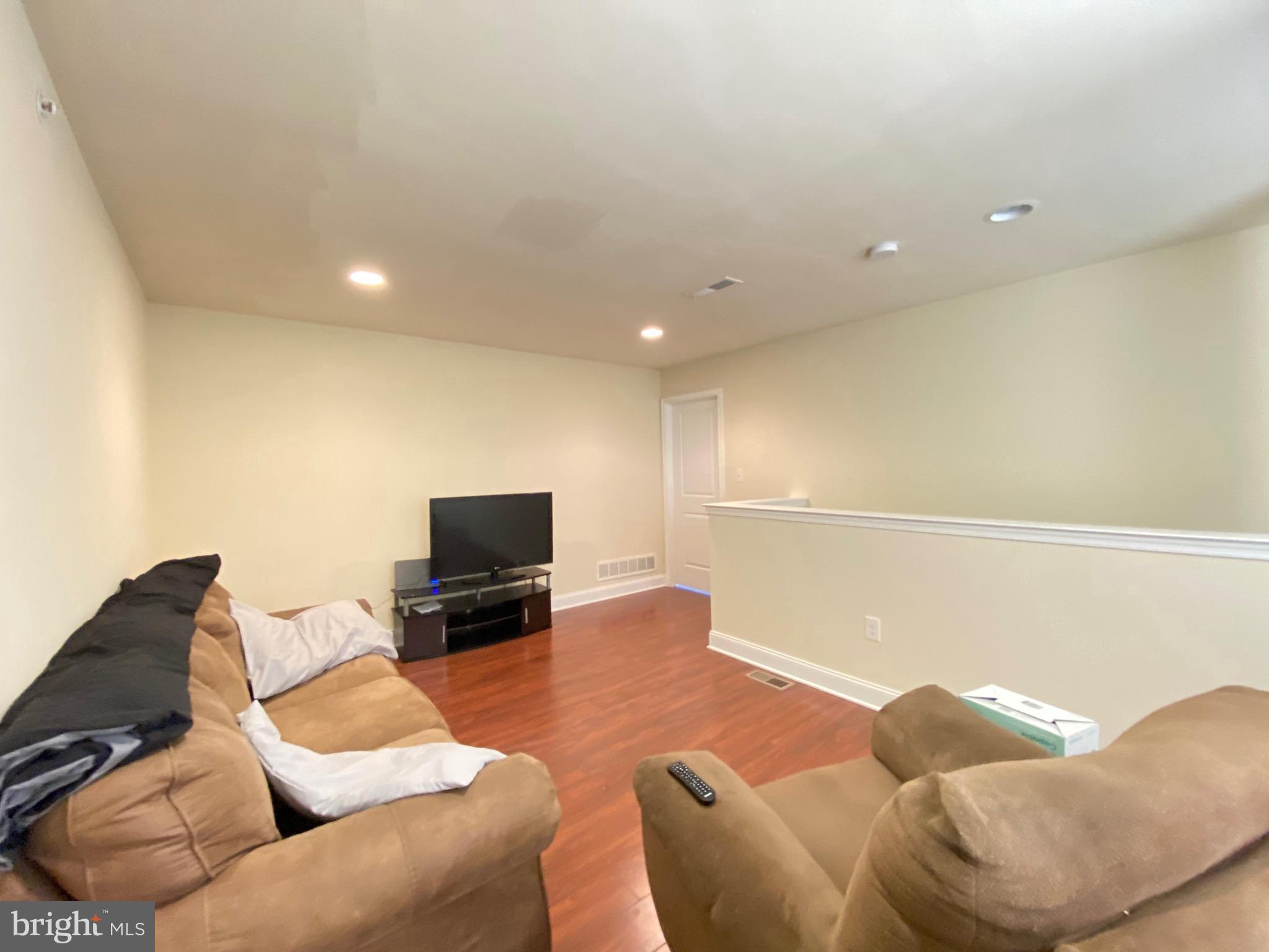 PHILADELPHIA (NORTHWEST) - Residential Lease