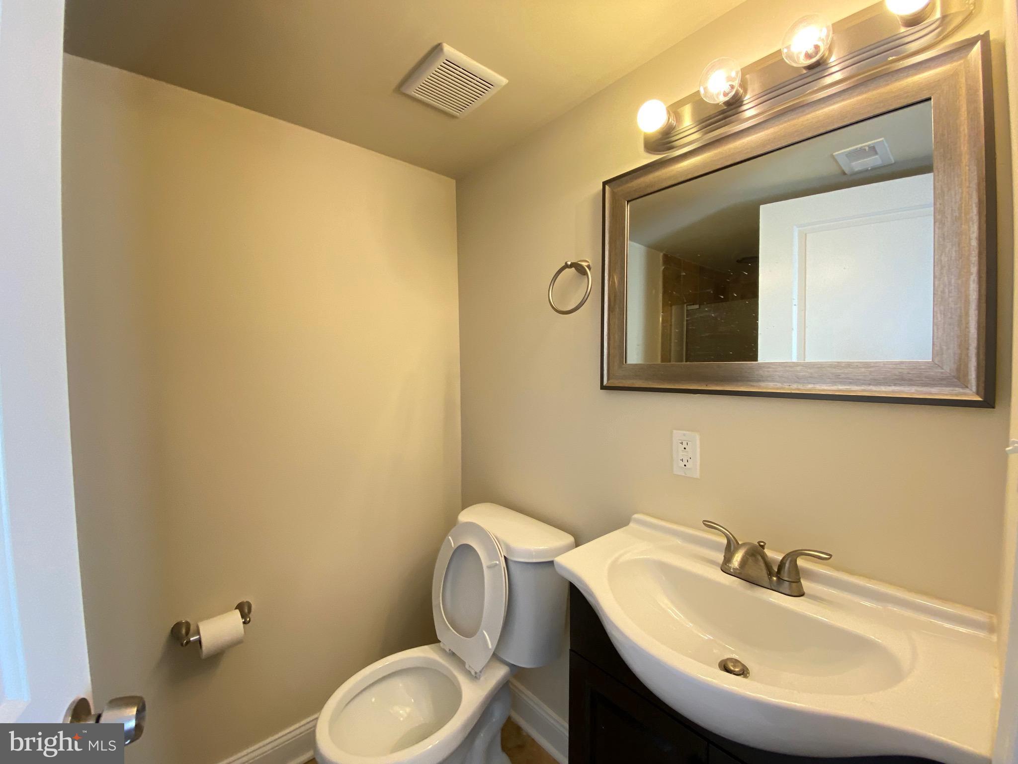 PHILADELPHIA (NORTHWEST) - Residential Lease