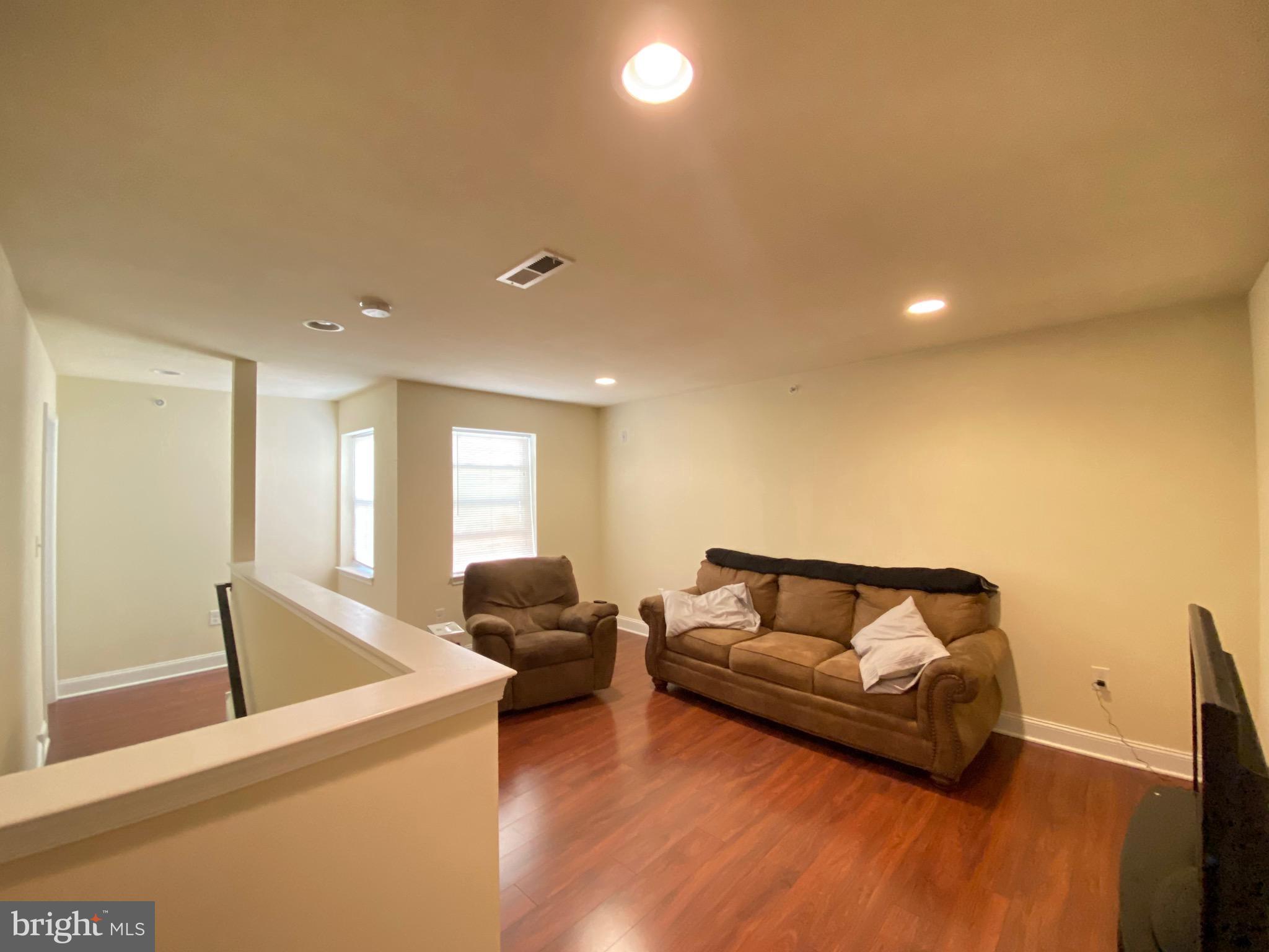 PHILADELPHIA (NORTHWEST) - Residential Lease