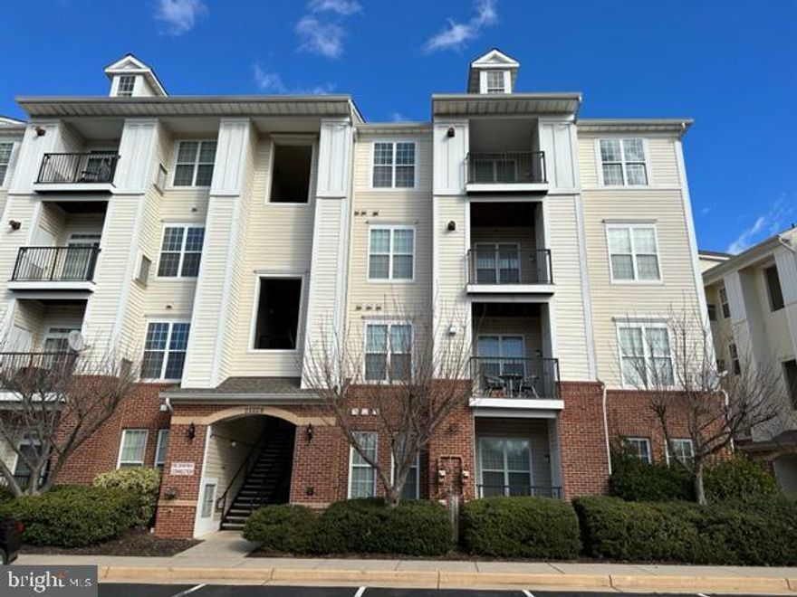 Large, bright, sunny and freshly painted with  2 assigned parking spots # 182 and 259. Two primary bedrooms with 2 huge walk-in closets.  Plenty of storage space in the  separate laundry room. Access to community pools, Tennis court, Basketball court and Clubhouse.  Walking distance to NOVA, Library, Giant and many other shops. New flooring, freshly painted and granite countertops.