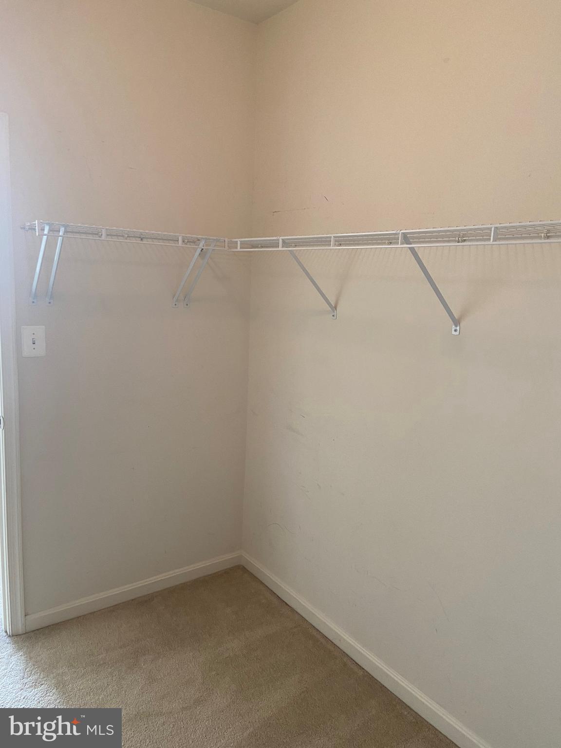 COMMONS ON POTOMAC SQUARE - Residential Lease