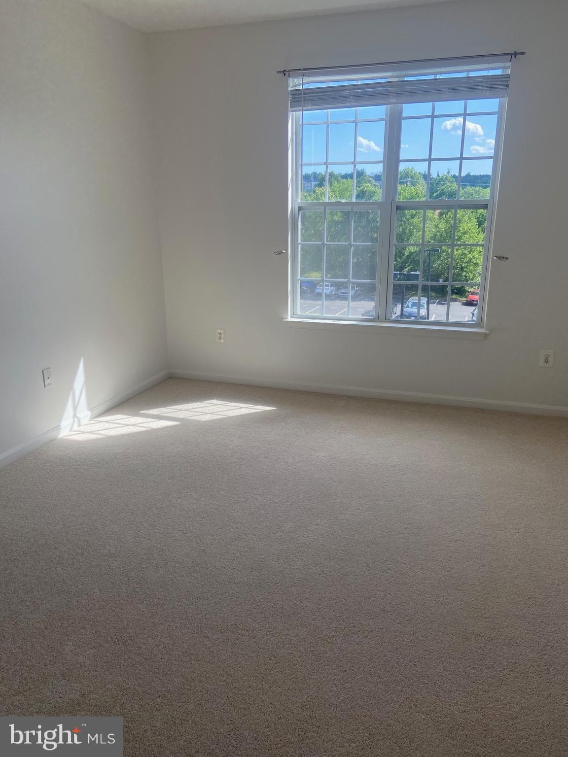 COMMONS ON POTOMAC SQUARE - Residential Lease