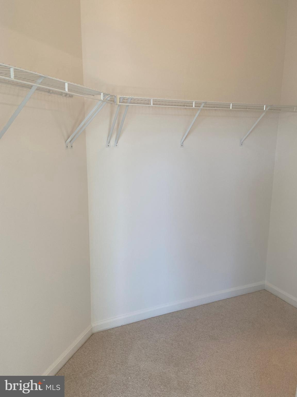 COMMONS ON POTOMAC SQUARE - Residential Lease