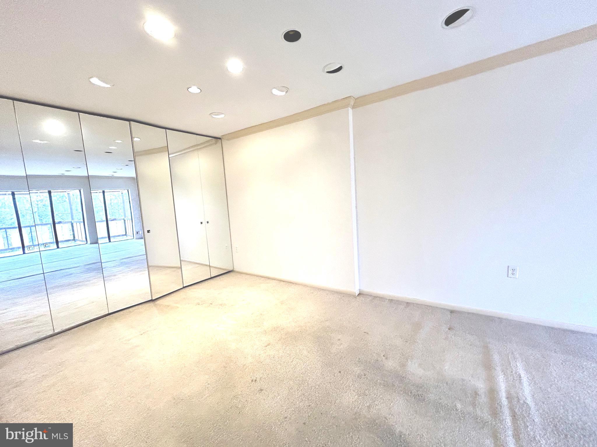 CROSS KEYS - Residential