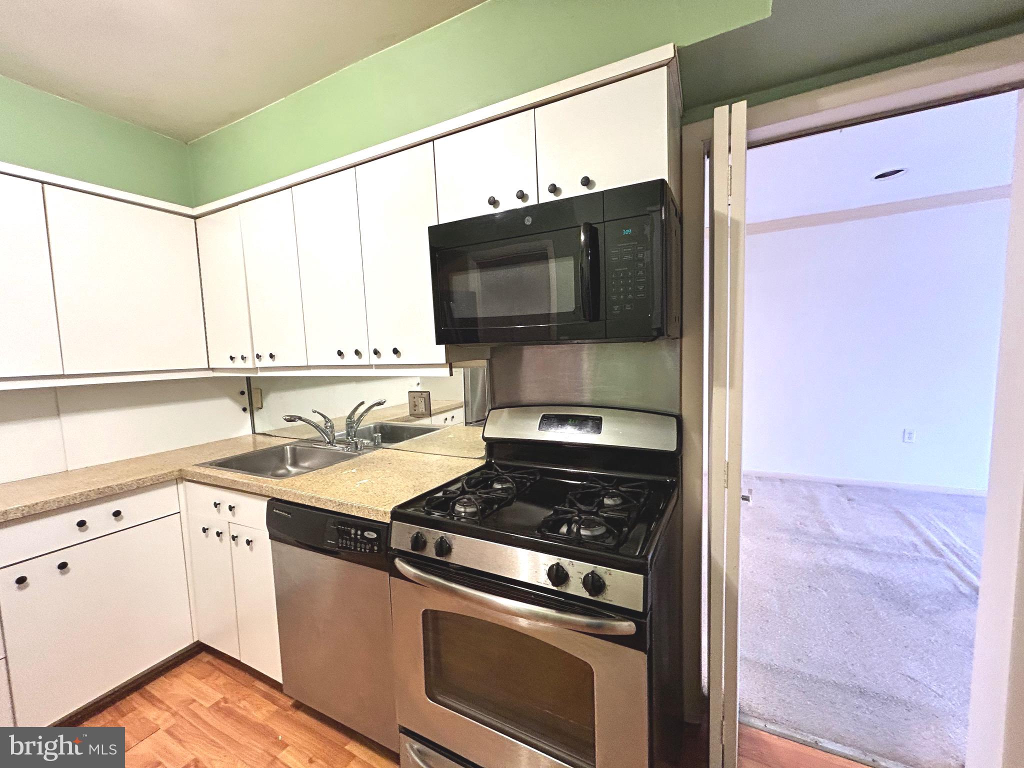 CROSS KEYS - Residential