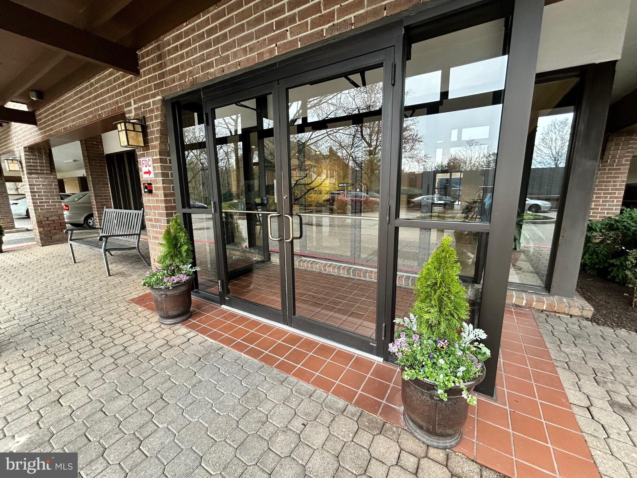 CROSS KEYS - Residential