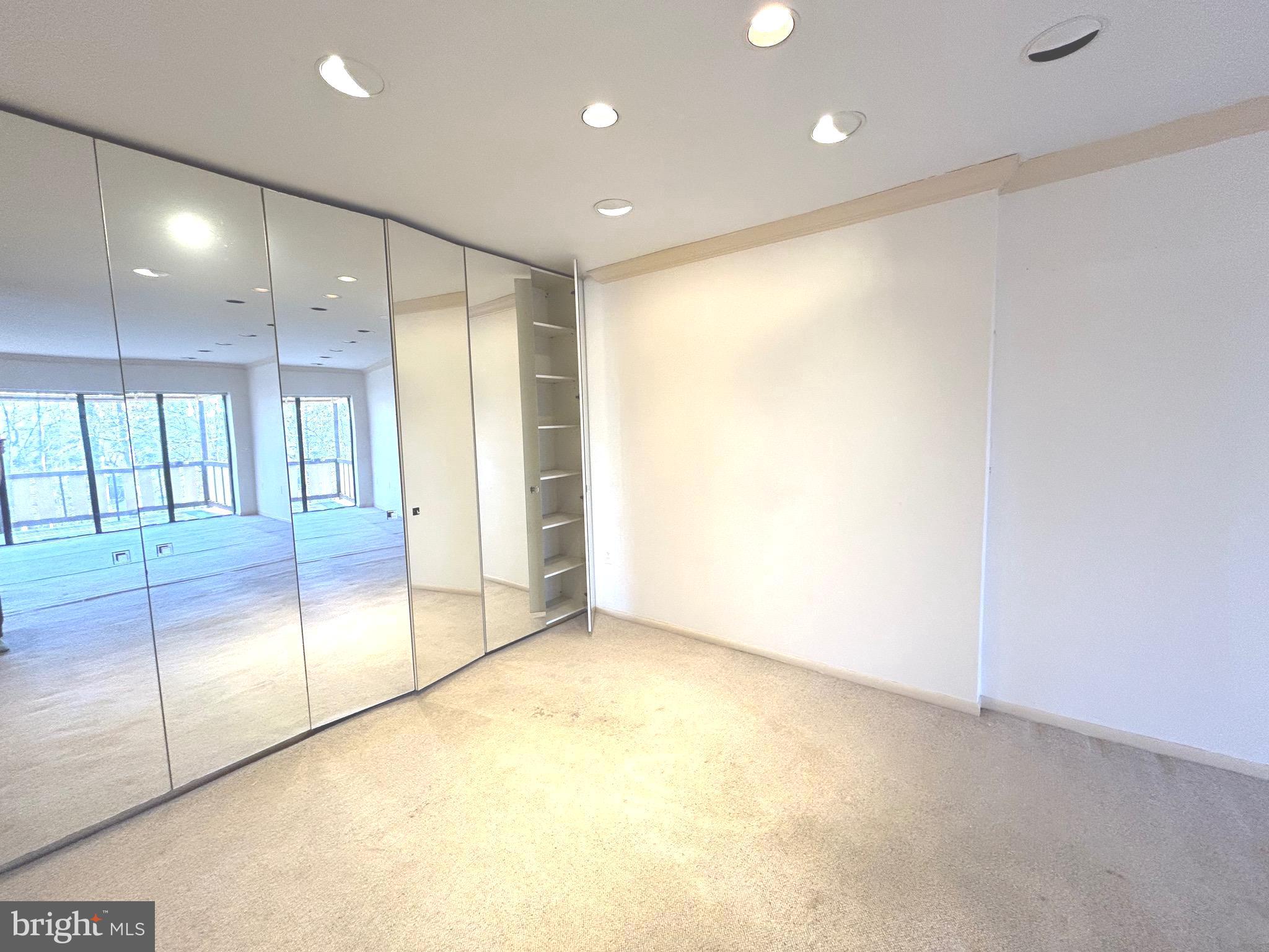 CROSS KEYS - Residential