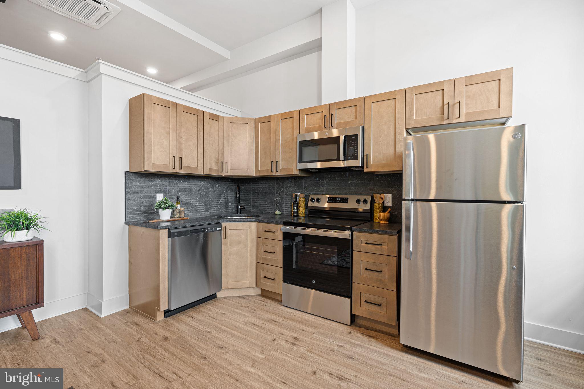 MANAYUNK - Residential Lease