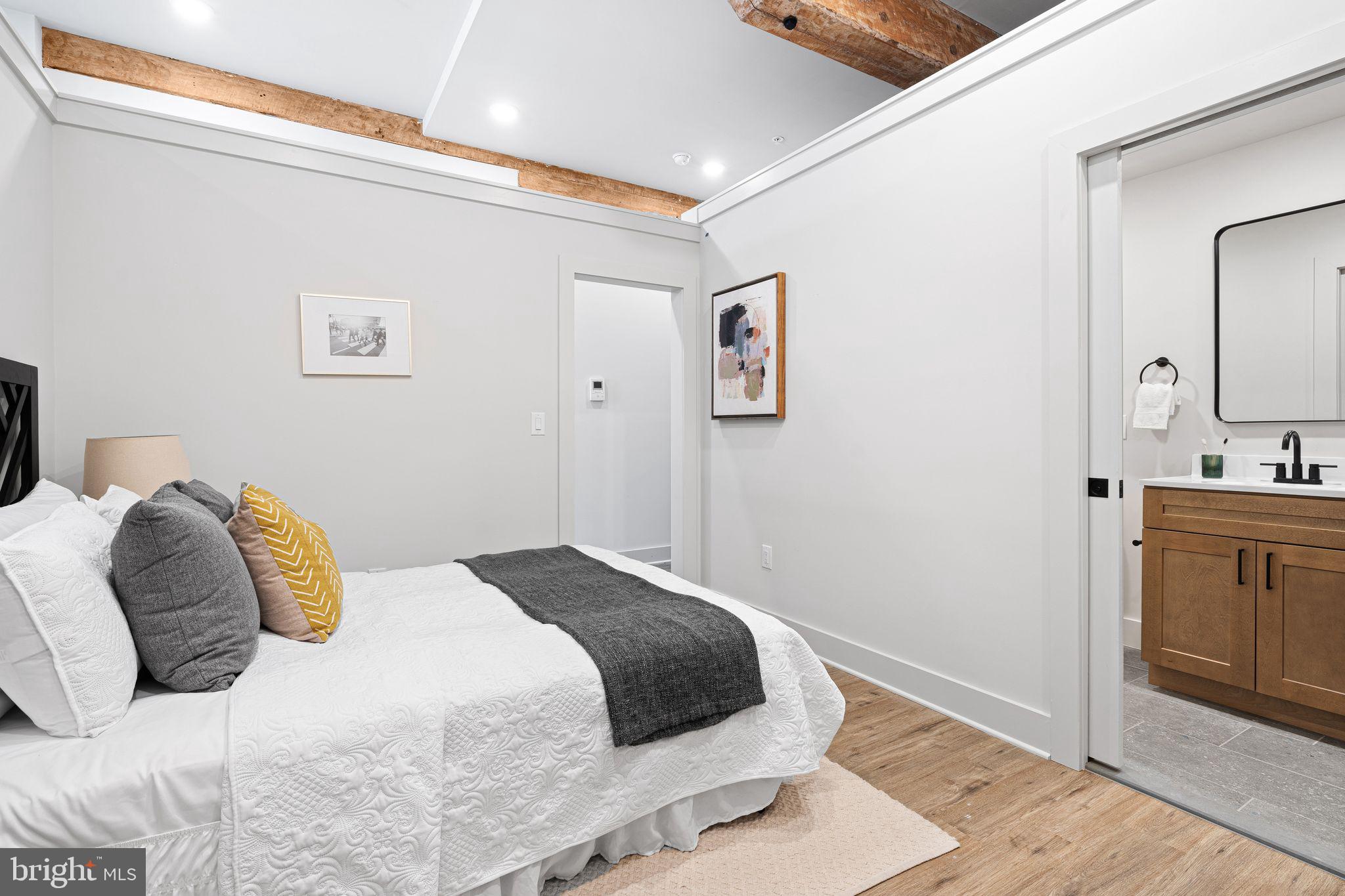 MANAYUNK - Residential Lease