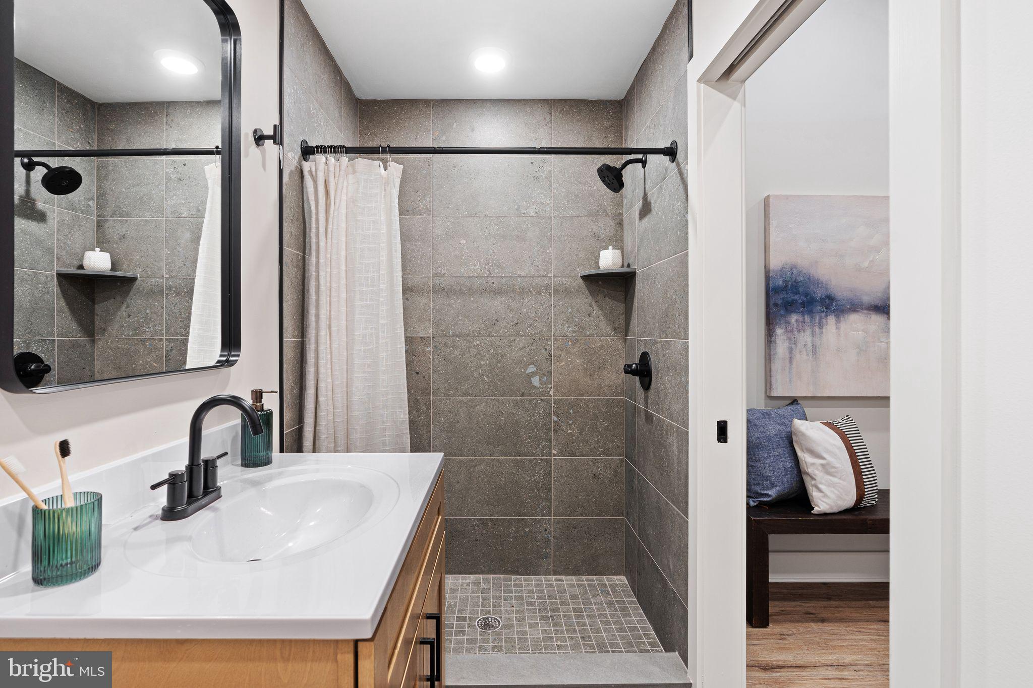 MANAYUNK - Residential Lease