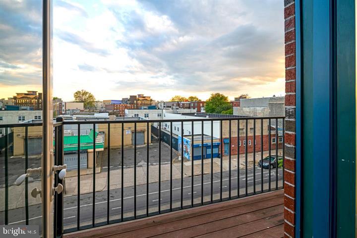 3933 LANCASTER AVENUE B