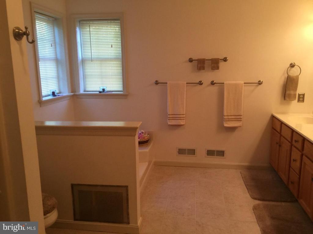 QUAIL HOLLOW - Residential