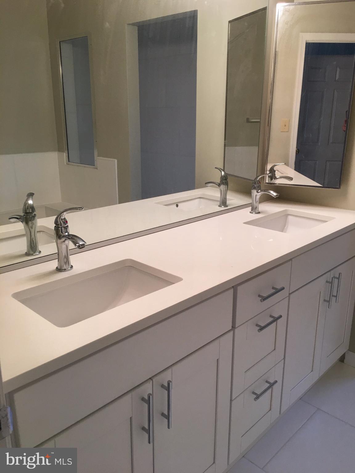 HUNTERS TRACE - Residential