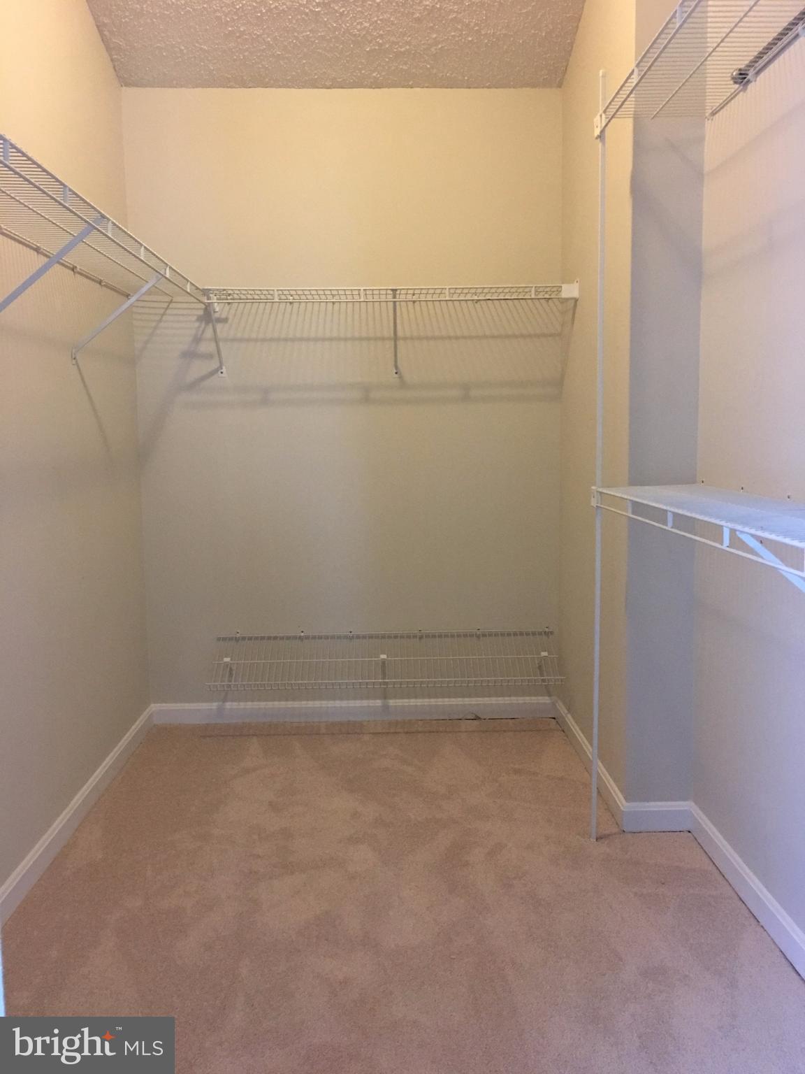 HUNTERS TRACE - Residential