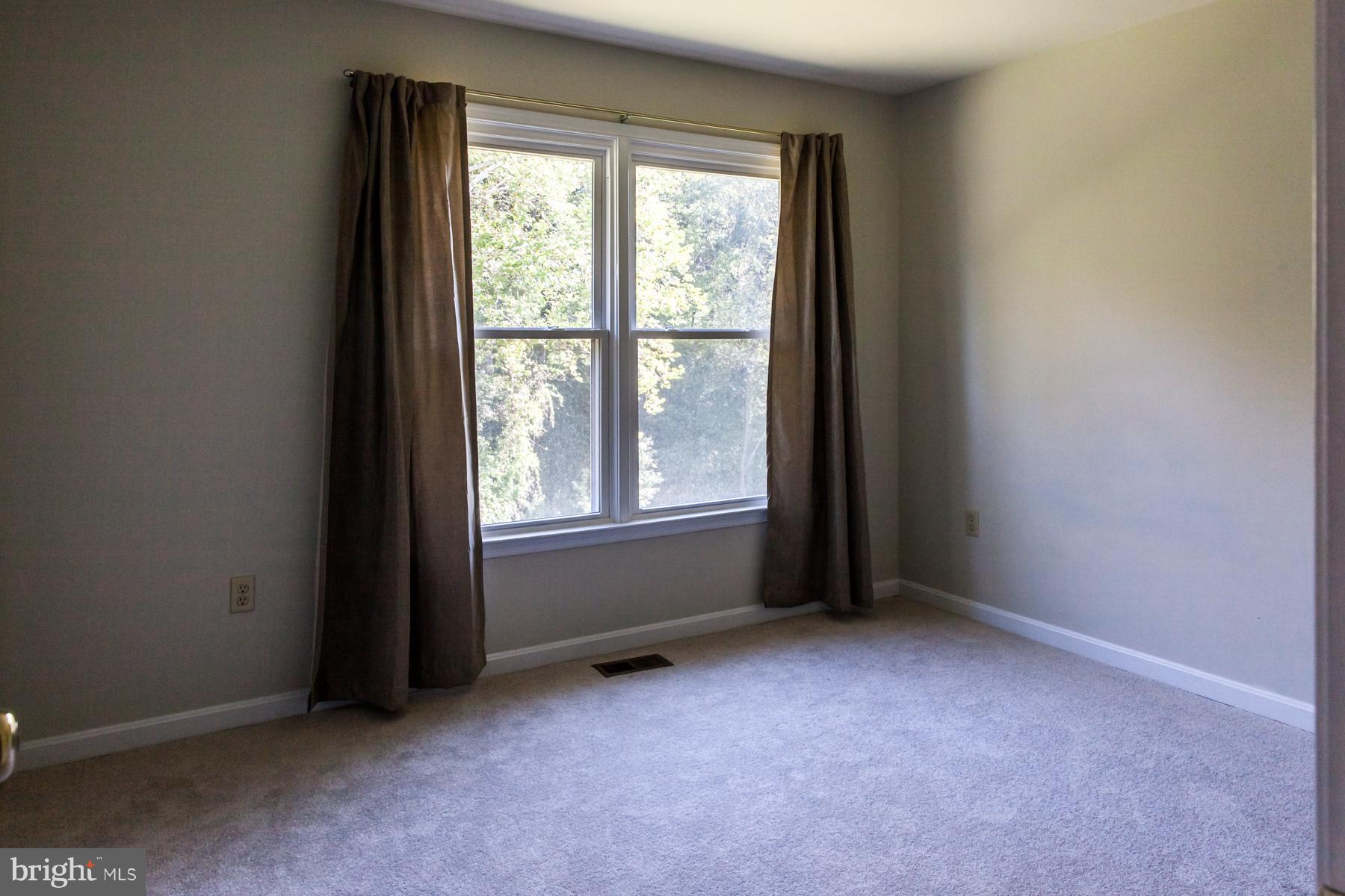 HUNTERS TRACE - Residential